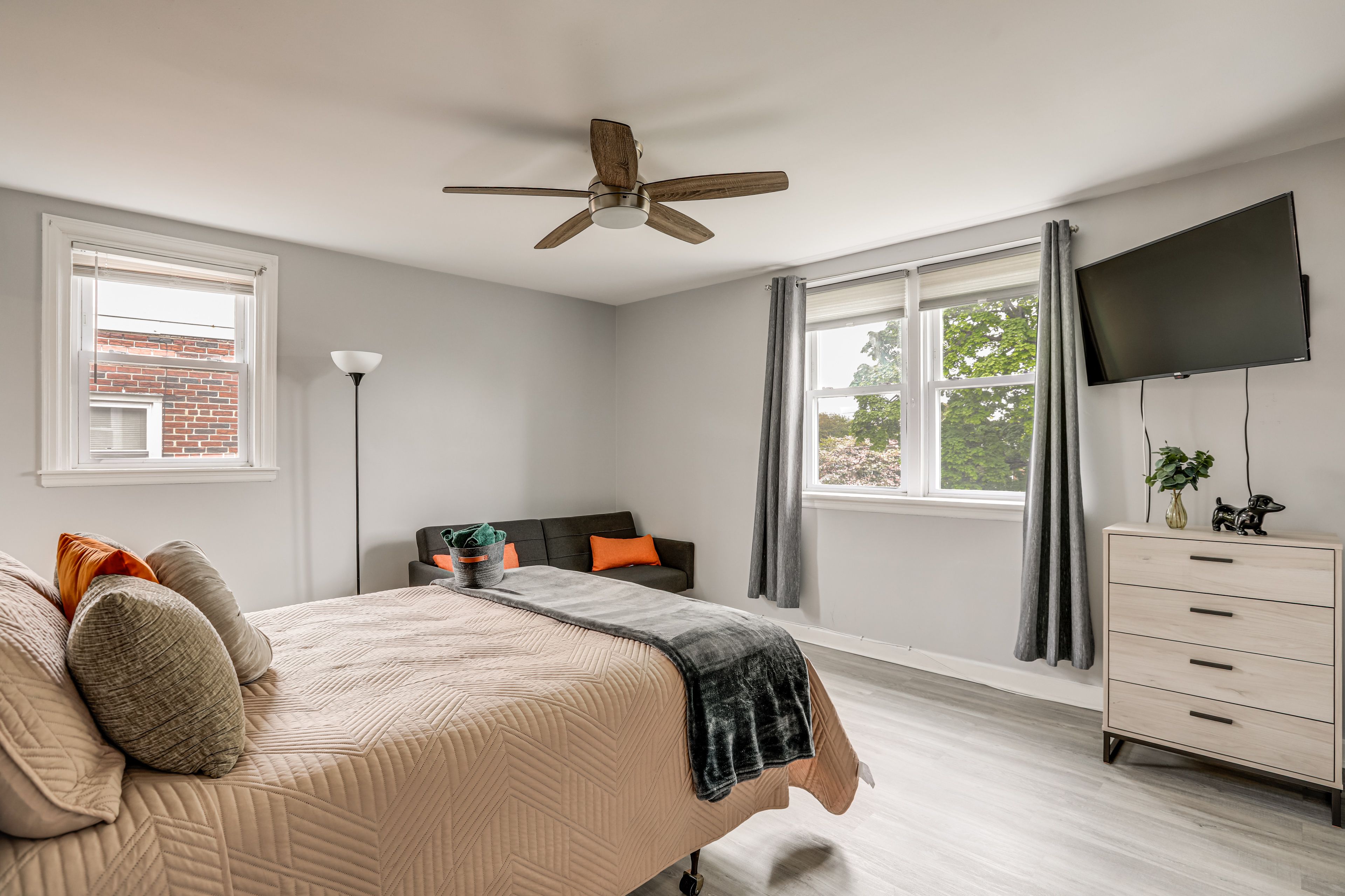 Bedroom 1 | 2nd Floor | Queen Bed