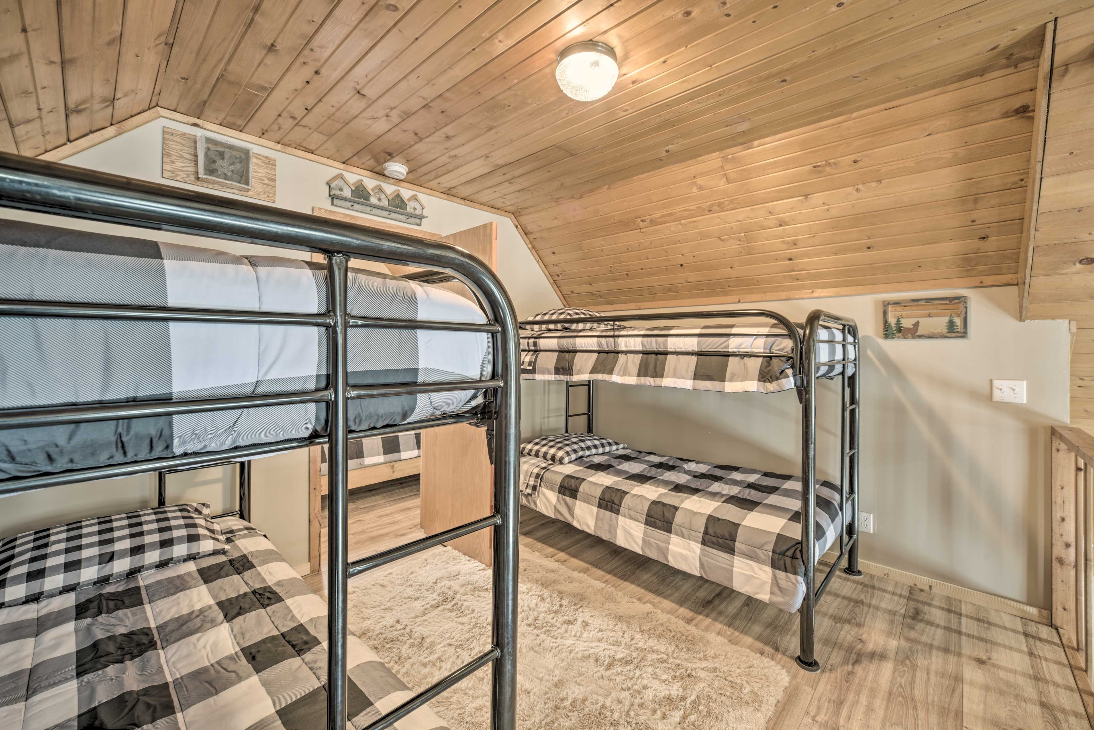 Loft | Upper Level | 2 Twin Bunk Beds