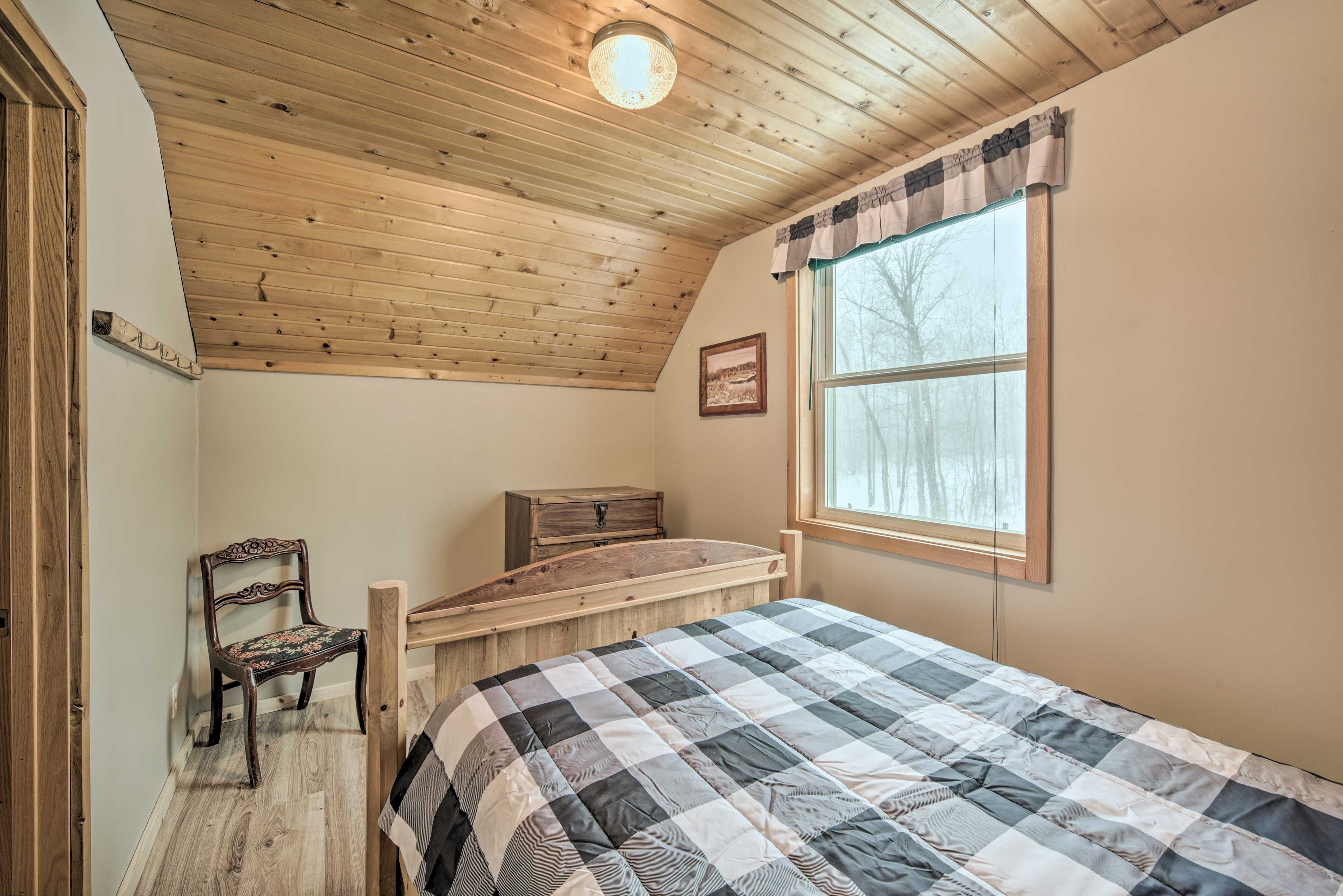 Bedroom 3 | Pack 'n Play Available