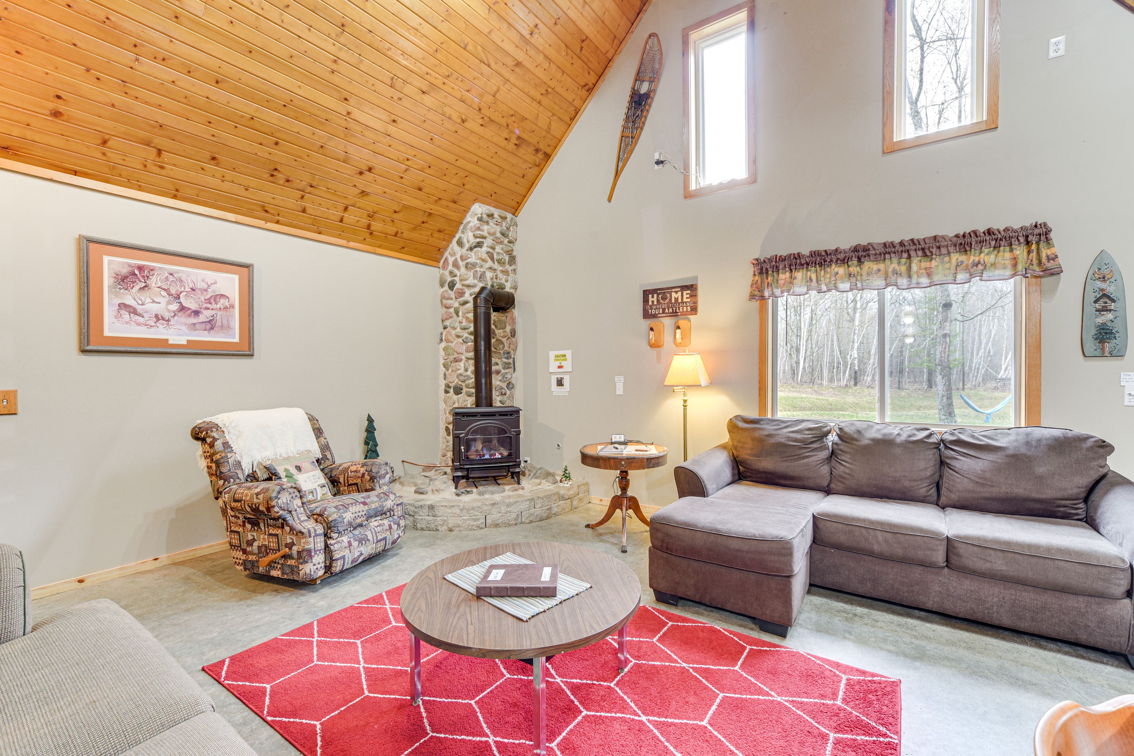 Living Area | Central Heating | Free WiFi | Gas Stove | Main Level