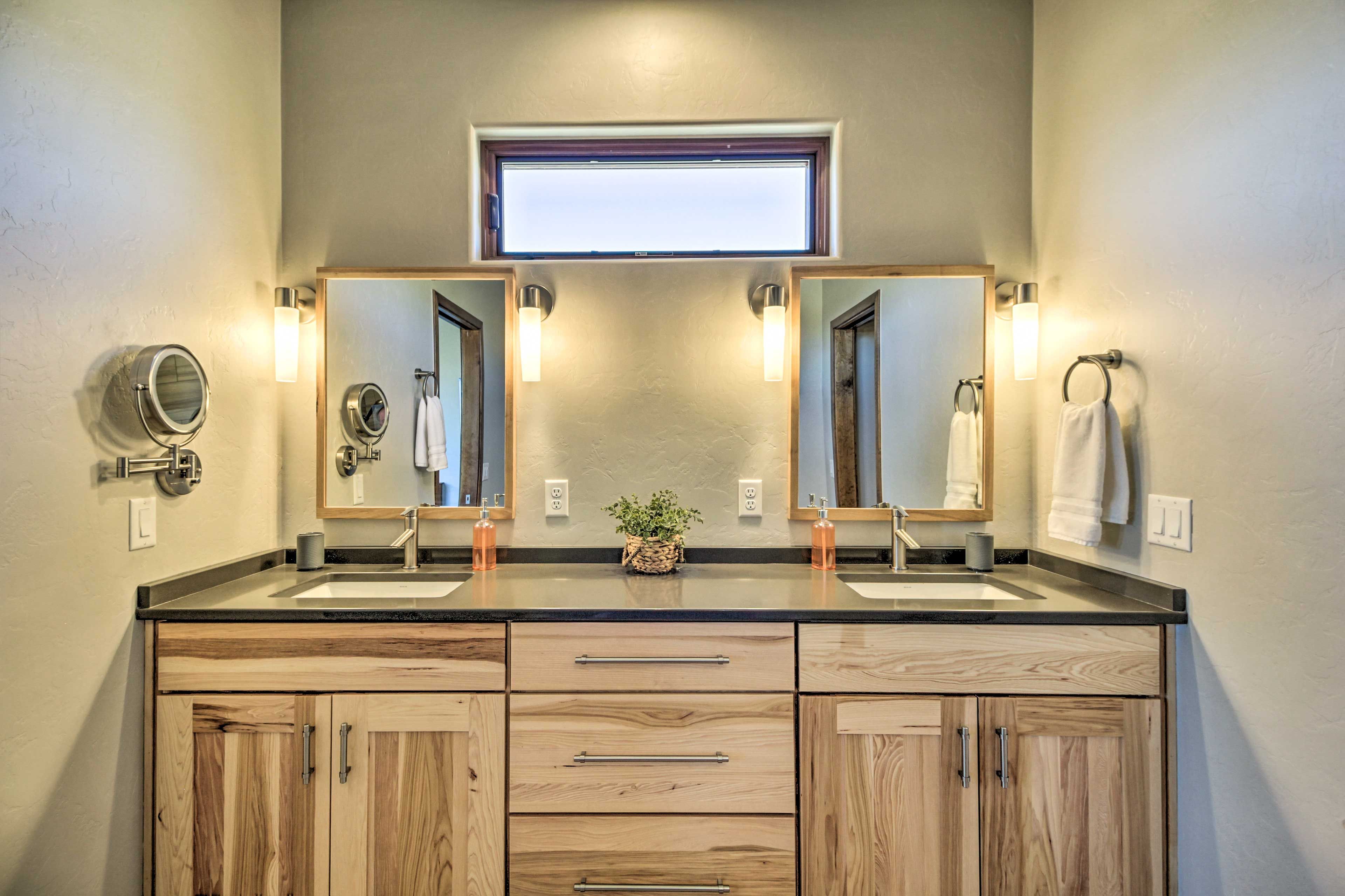 En-Suite Bathroom | Complimentary Toiletries