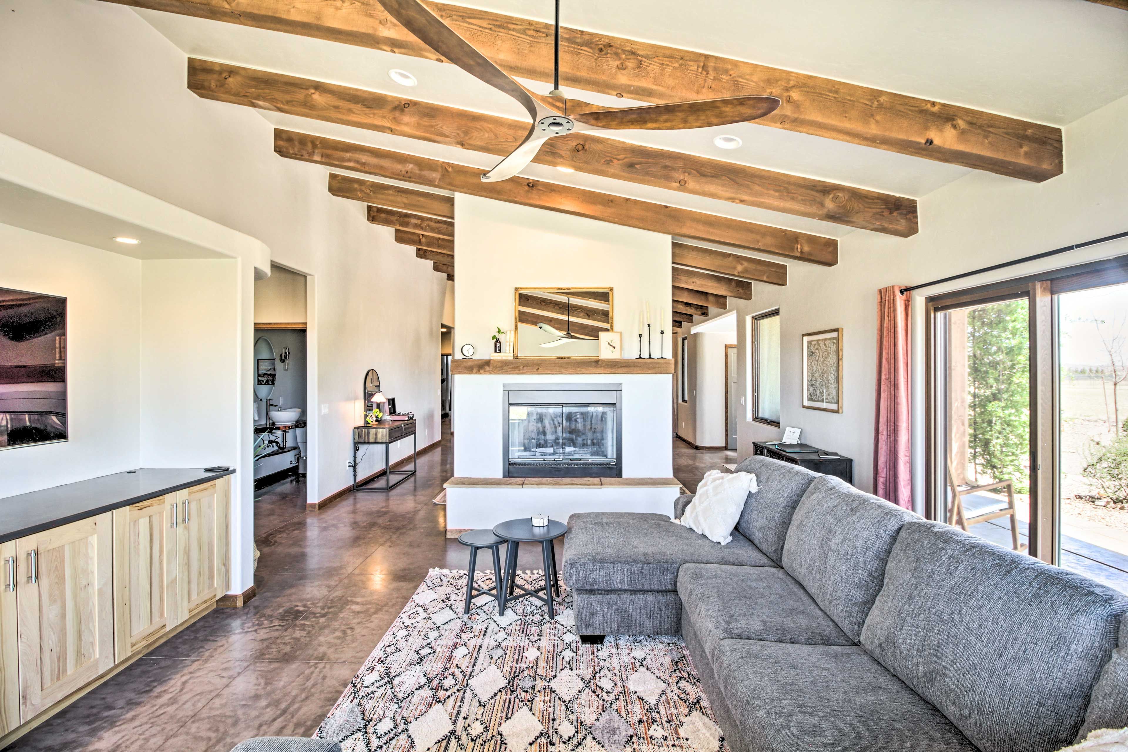 Living Room | Smart TV