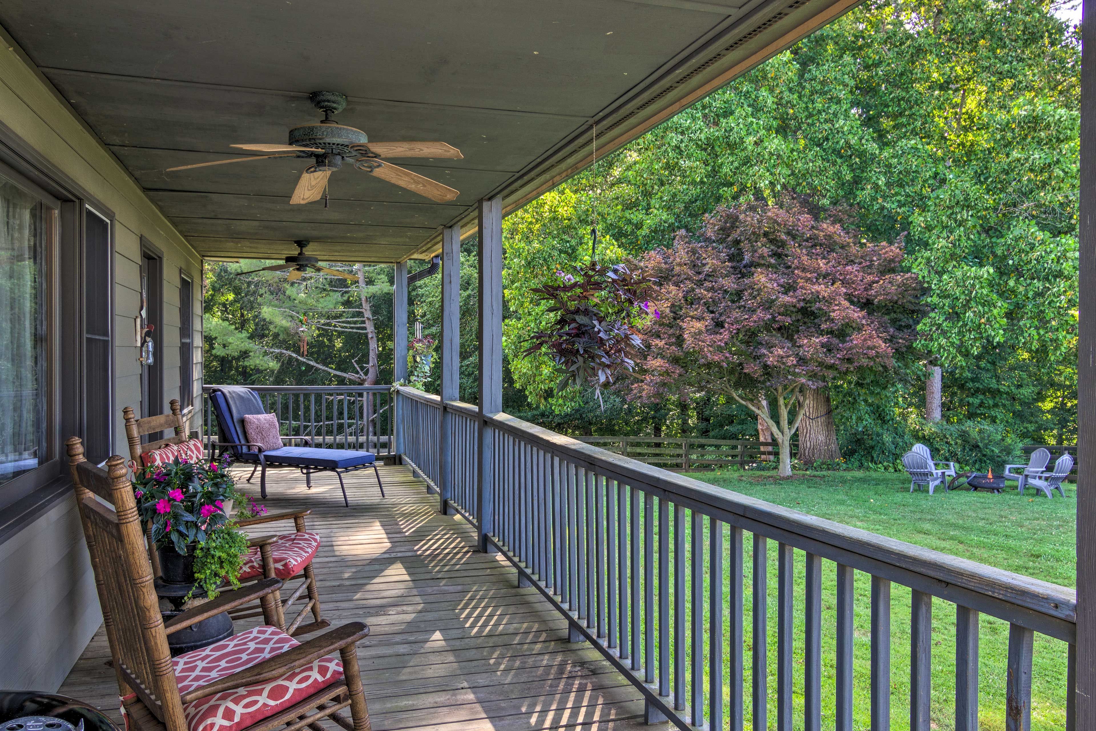 Deck | Charcoal Grill (Charcoal Provided)