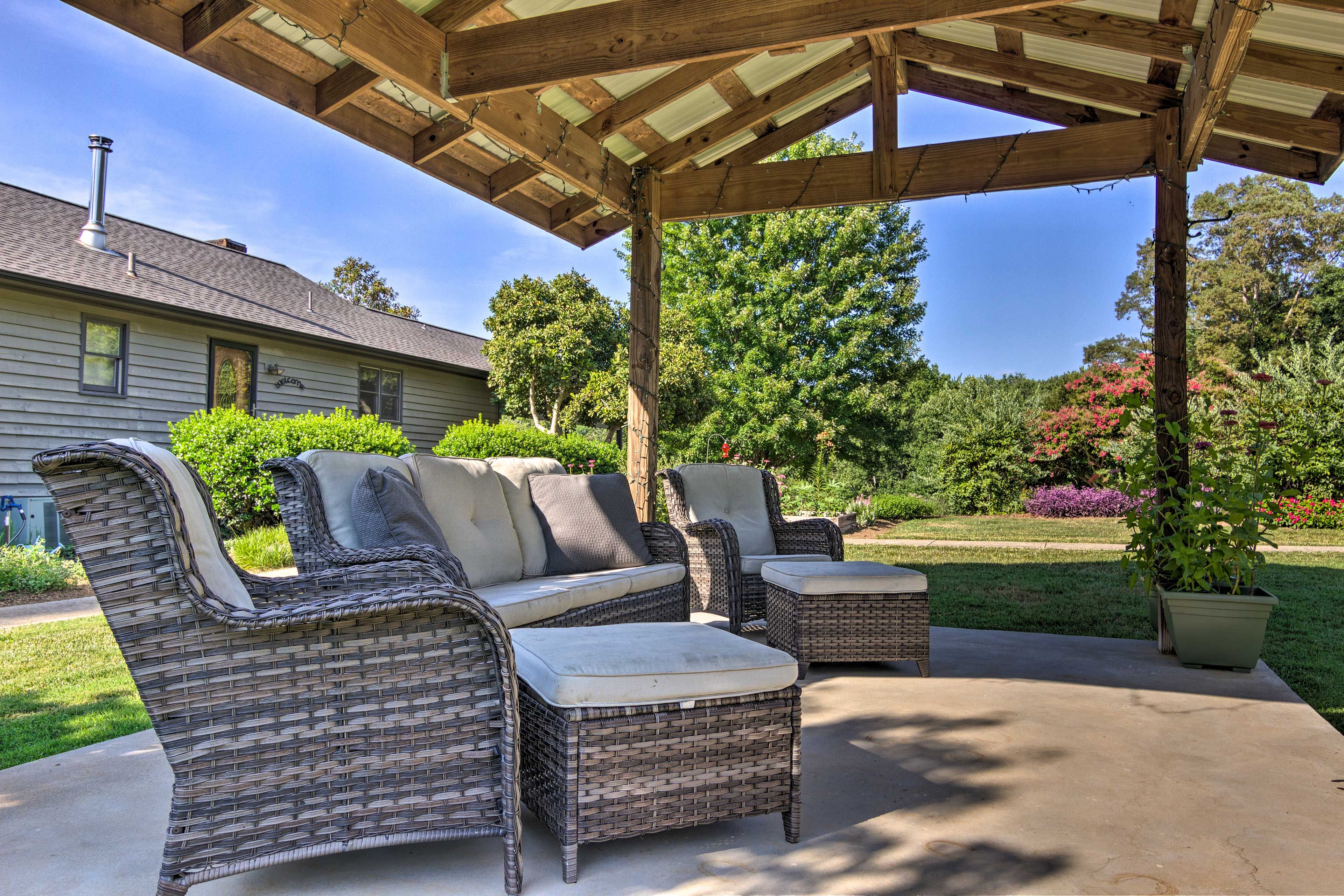 Furnished Gazebo | Fire Pit (Firewood Provided)