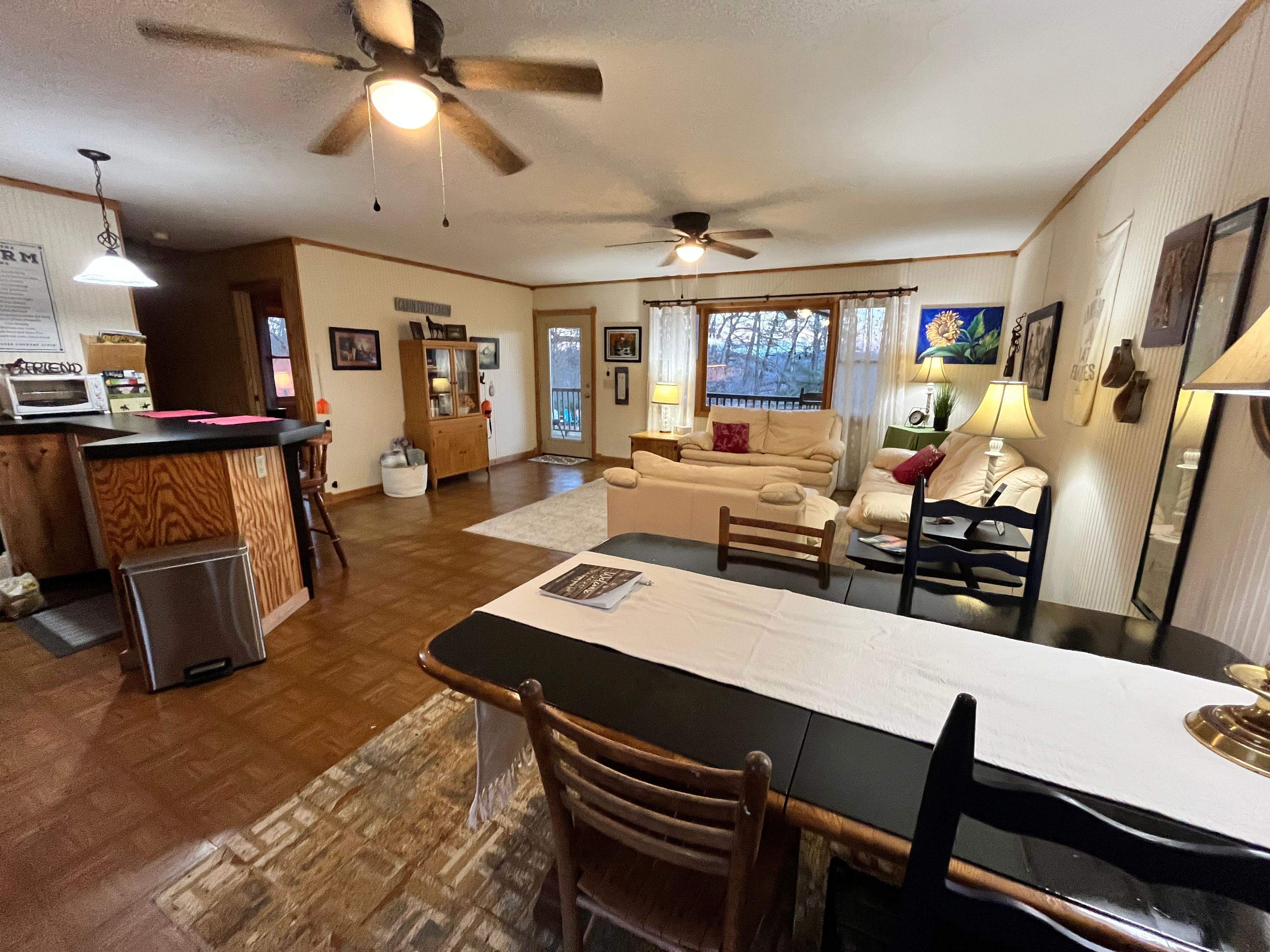 Dining Area | Dishes & Flatware Provided