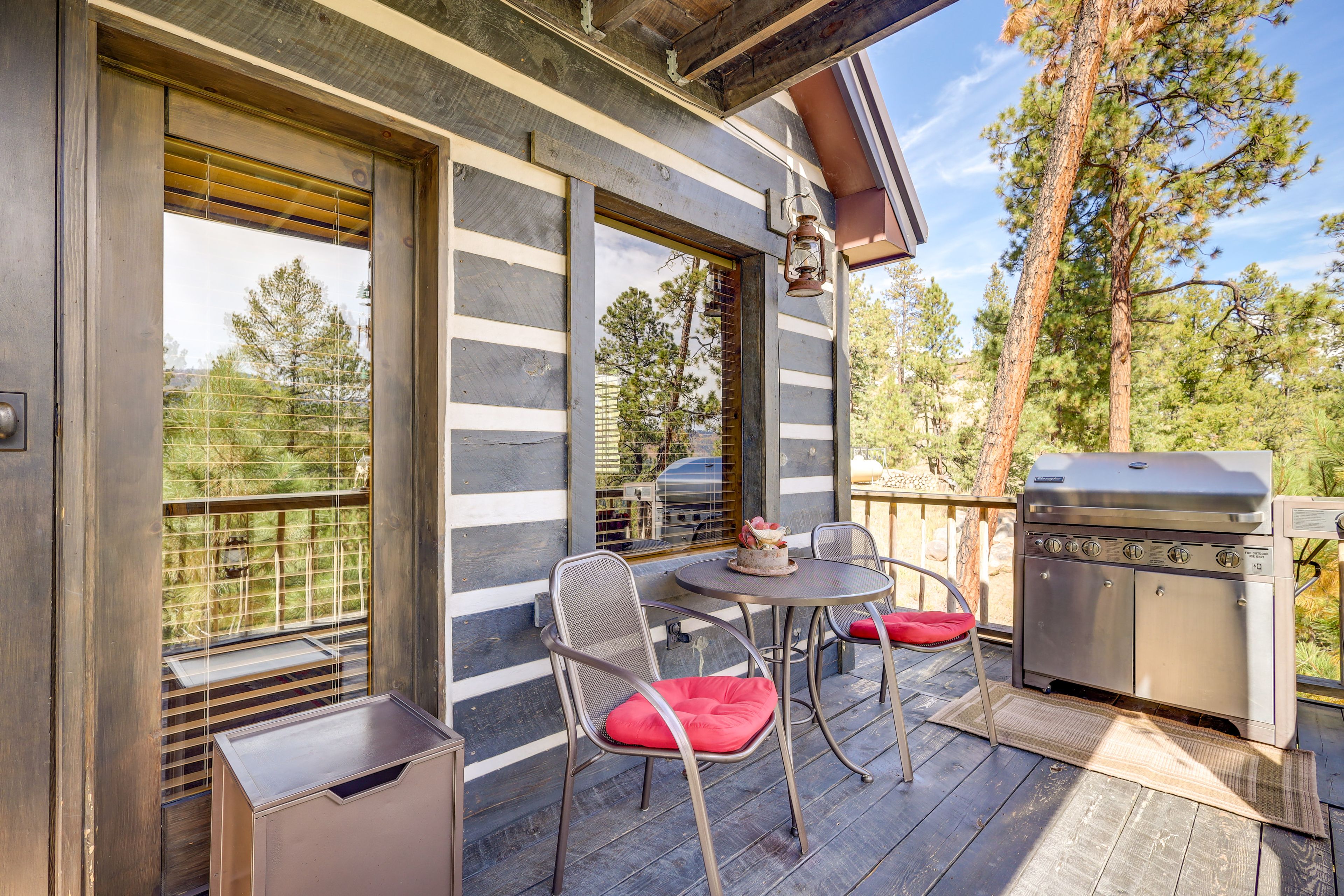 Deck | 1st Floor | Gas Grill