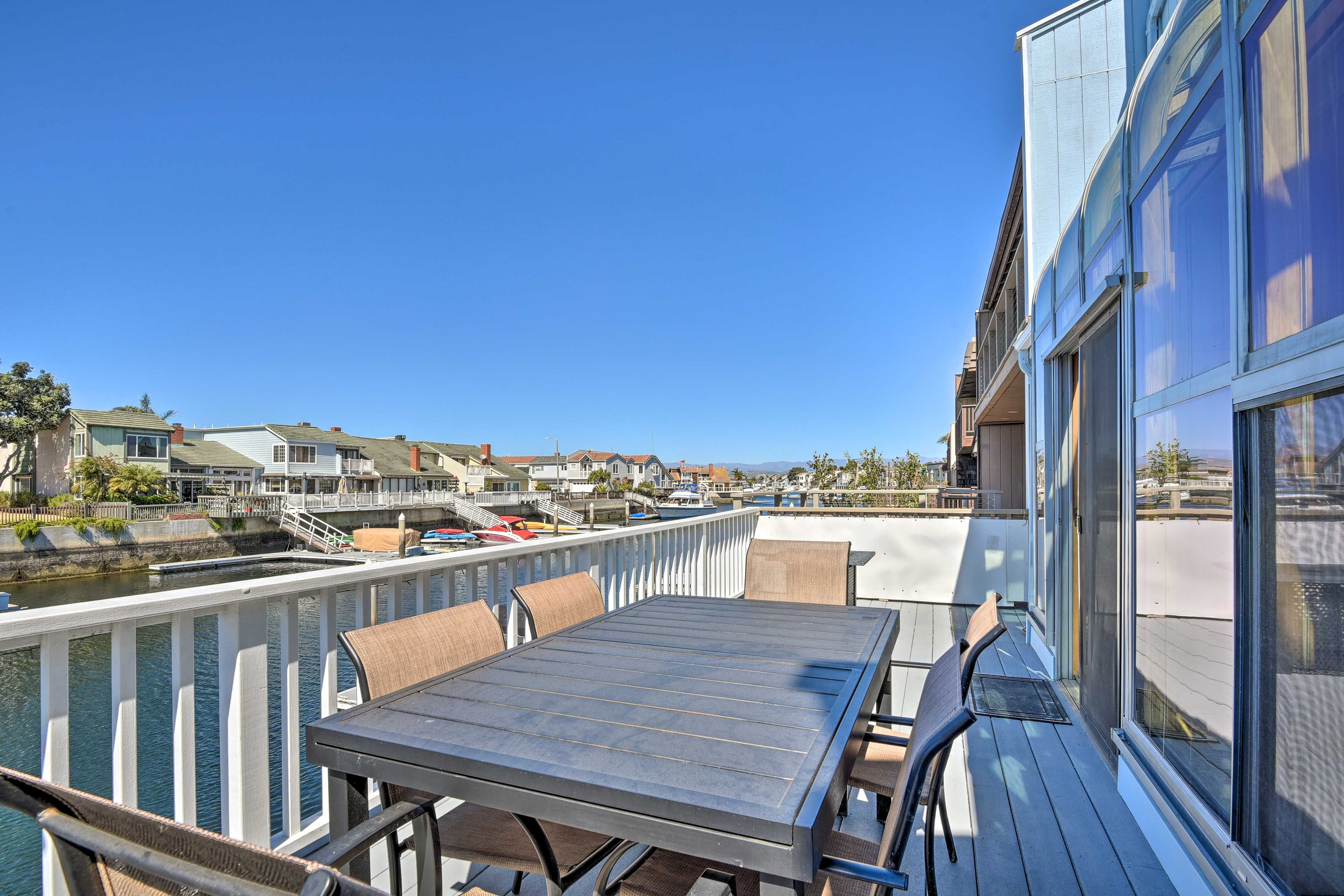 Private Balcony | Fire Pit | Gas Grill