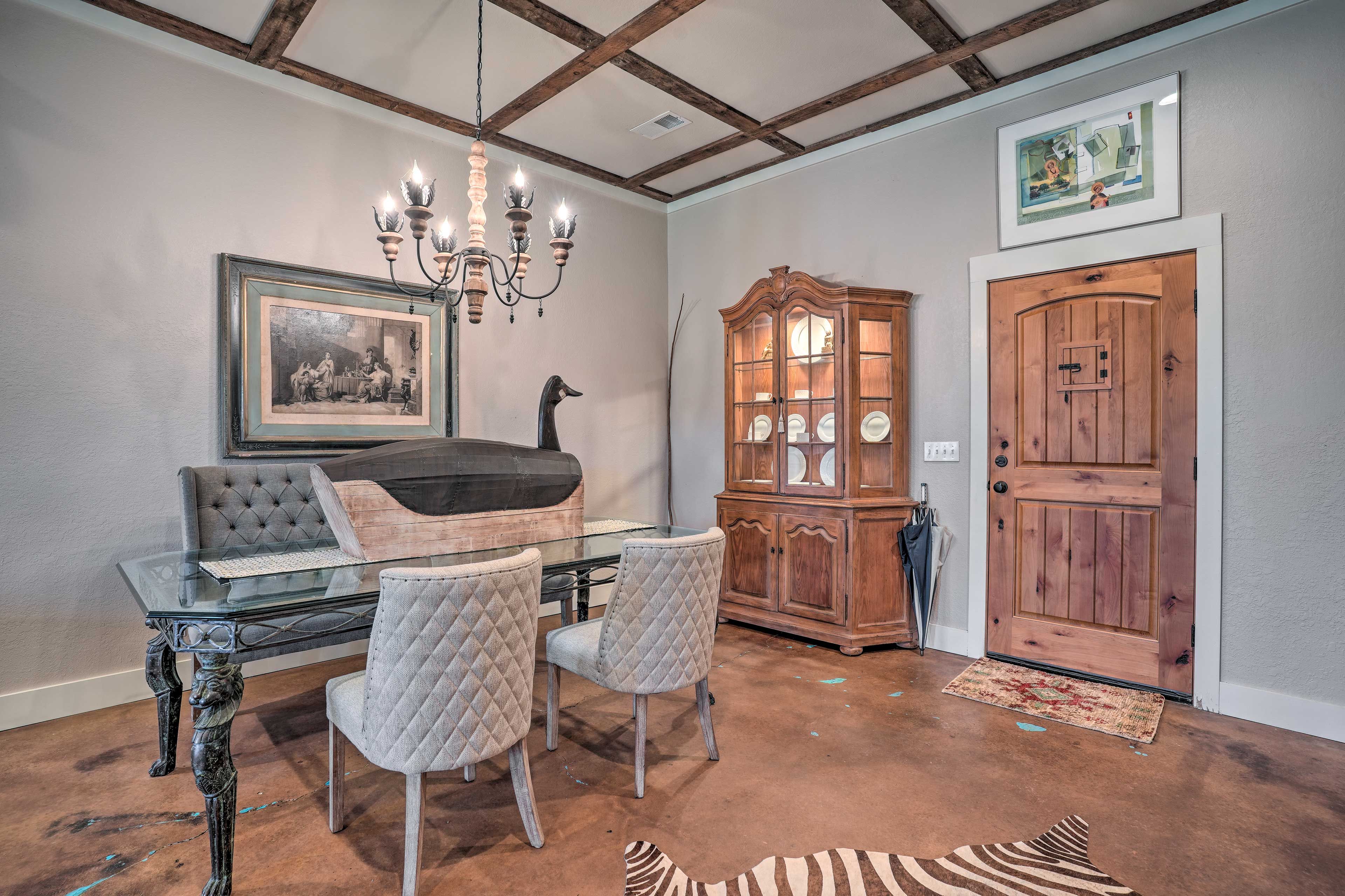 Entrance | Dining Area