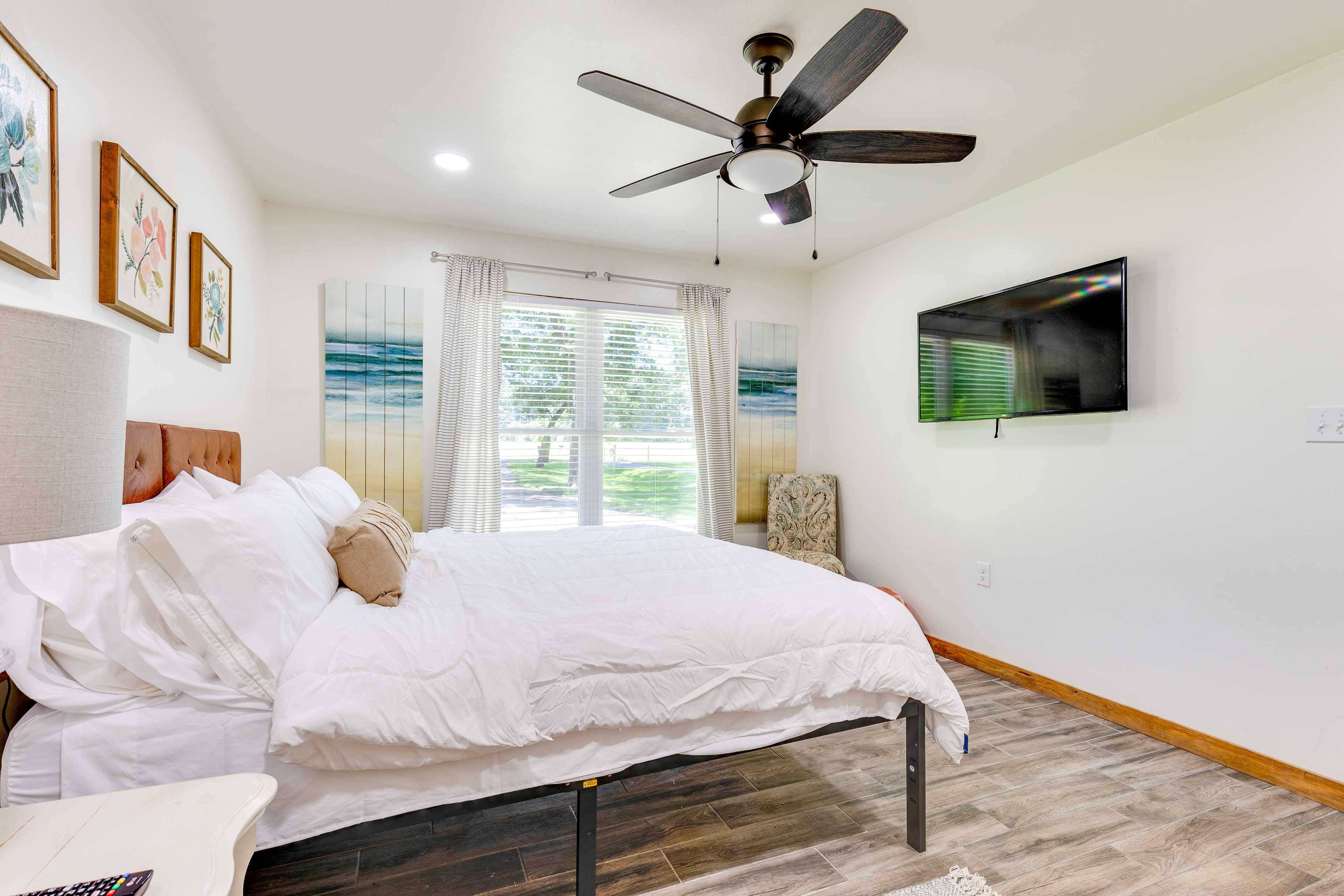 Bedroom 1 | King Bed | Linens & Towels Provided | Smart TV