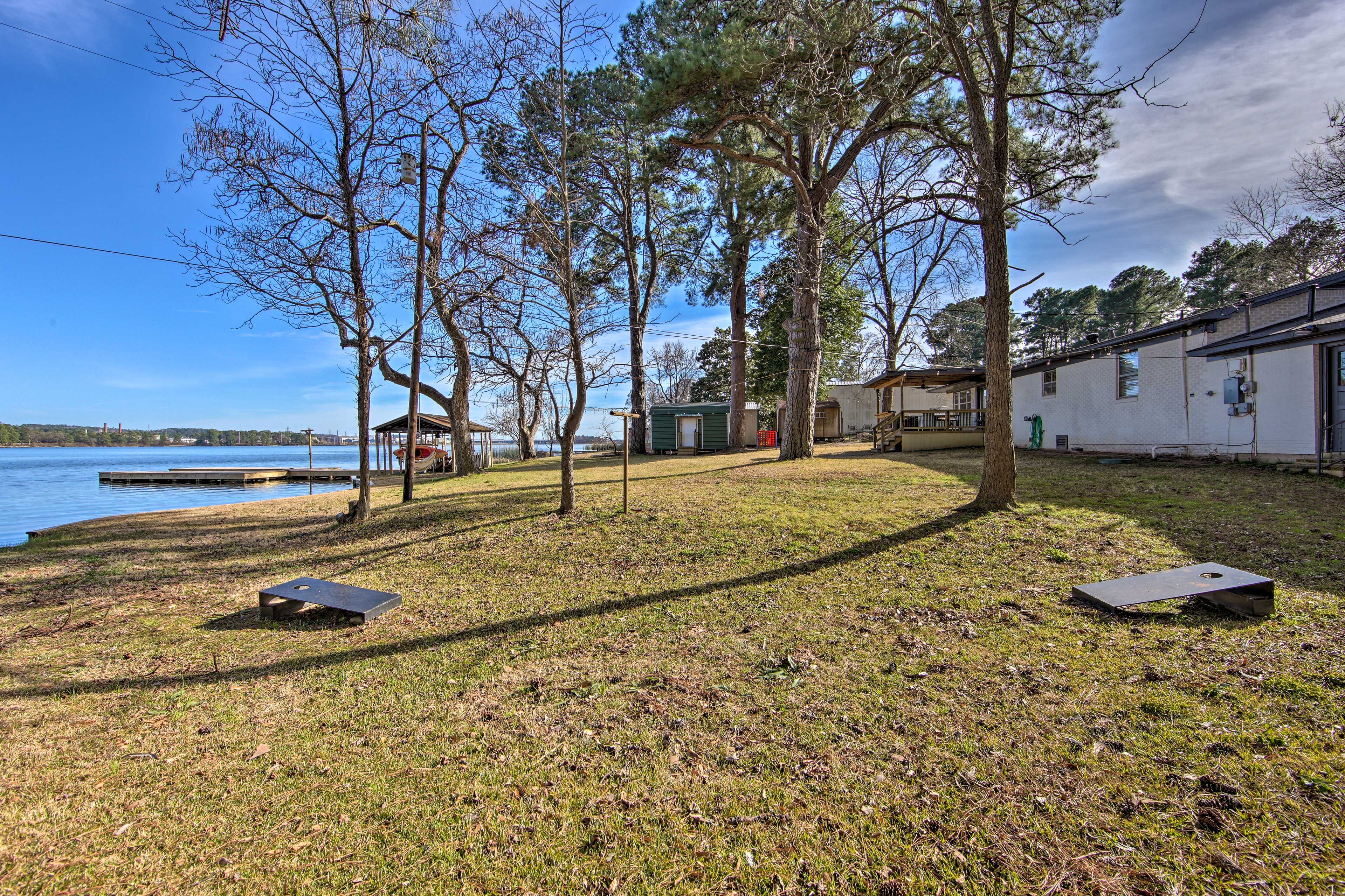 Backyard | Cornhole