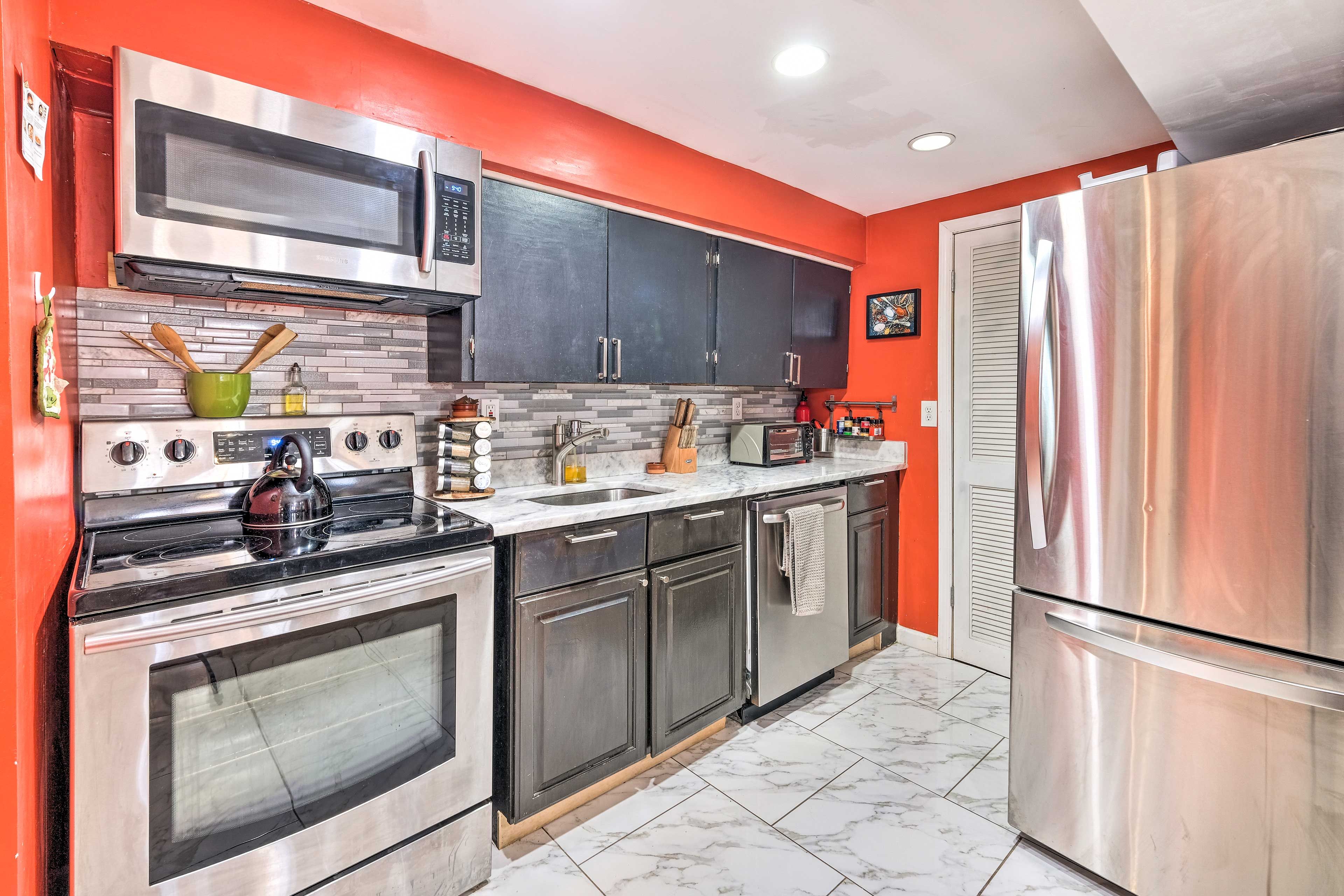 Kitchen | Keurig Coffee Maker w/ K-Cups