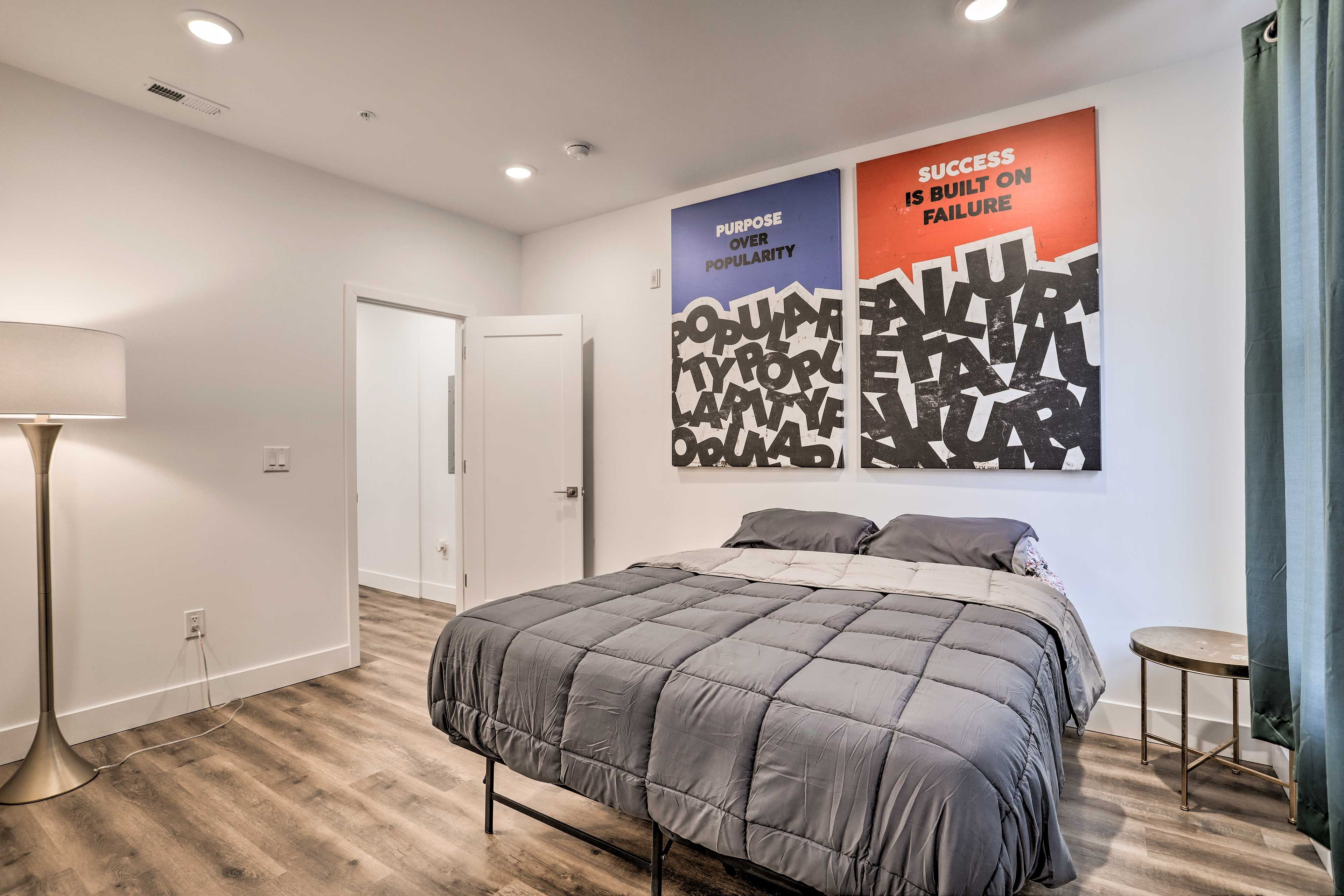 Bedroom | Queen Bed