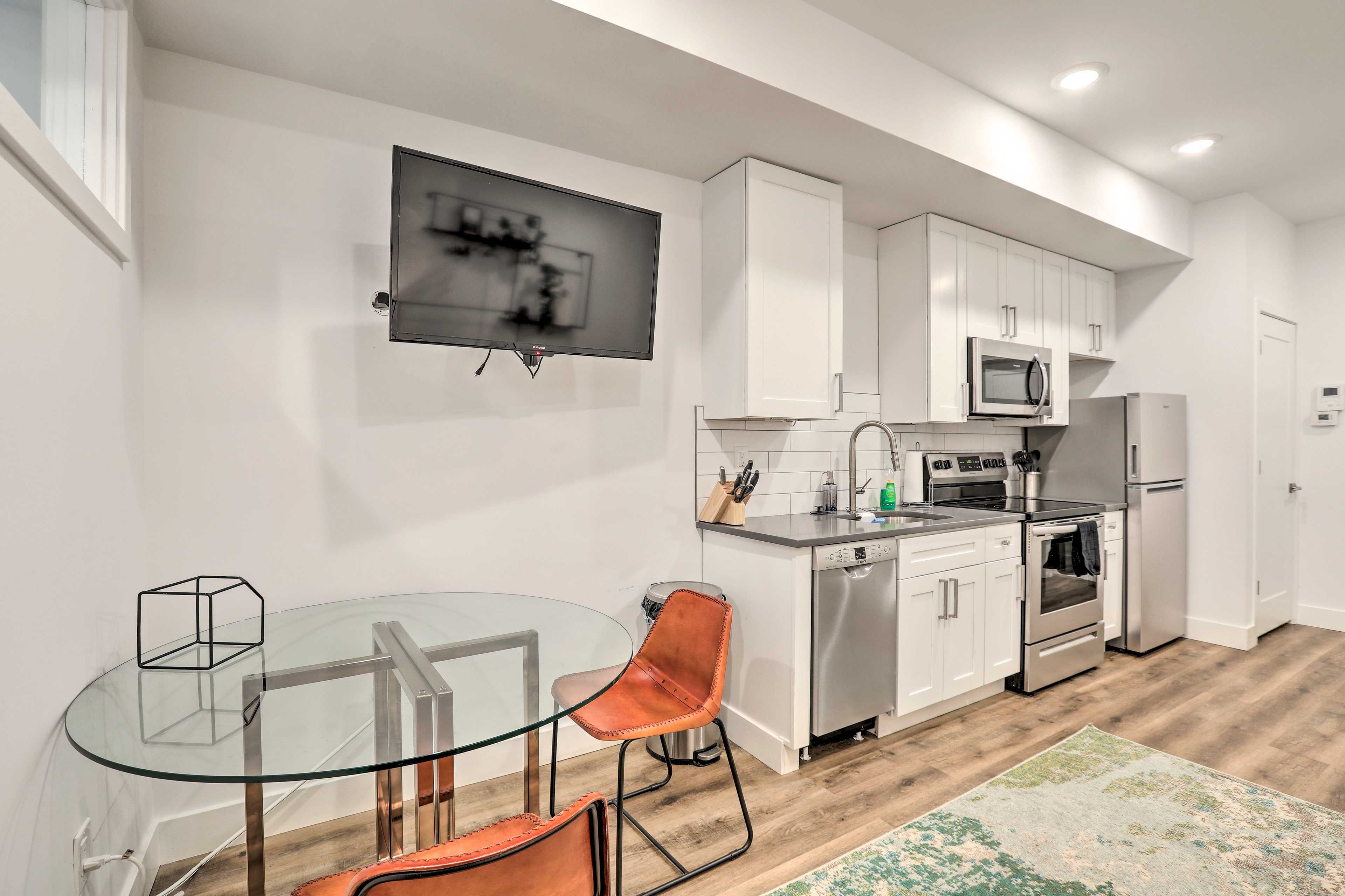 Kitchen | Free WiFi | Towels & Linens | Pet Fee | Single-Story Interior
