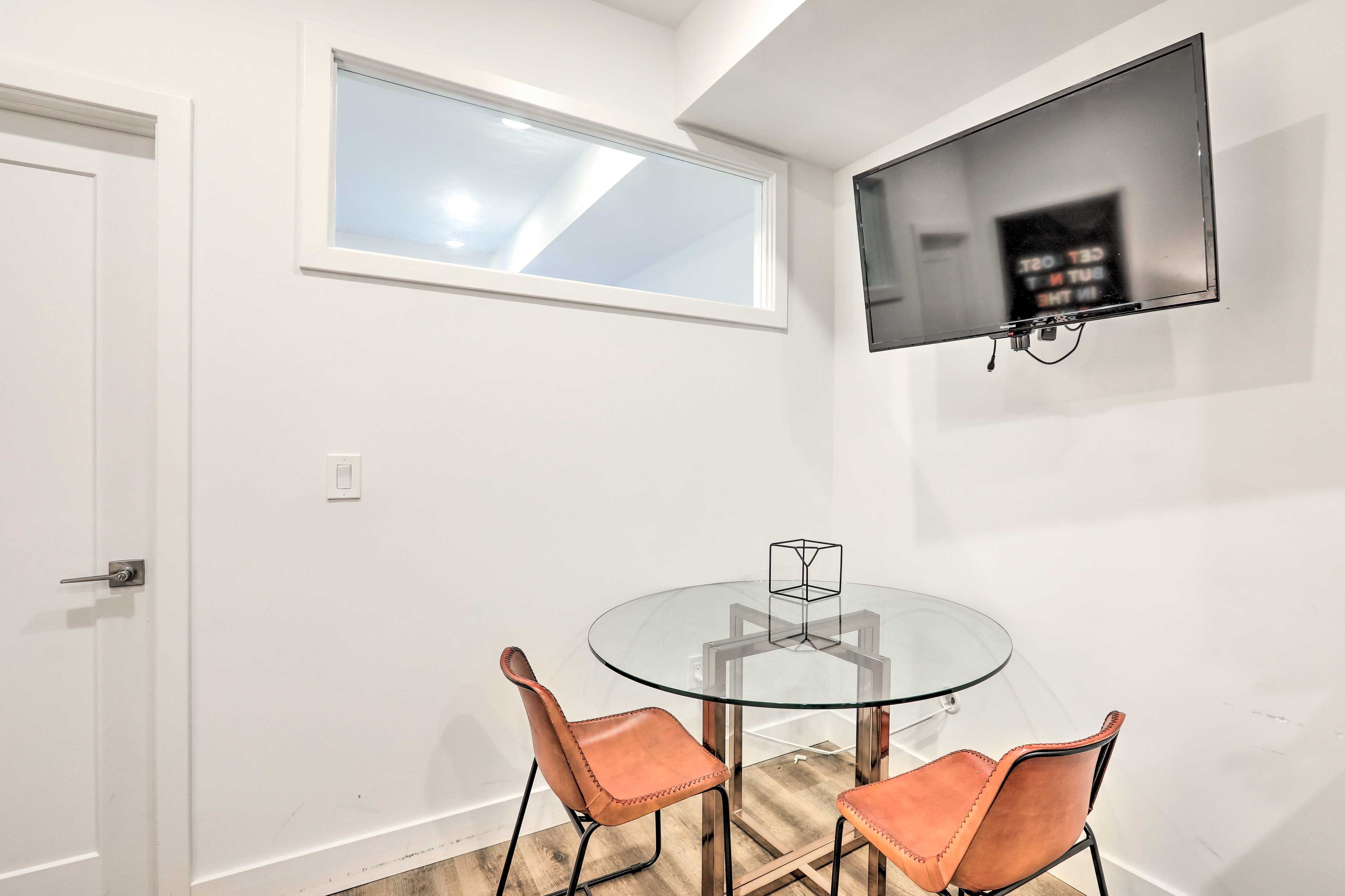 Dining Area | Dishware & Flatware