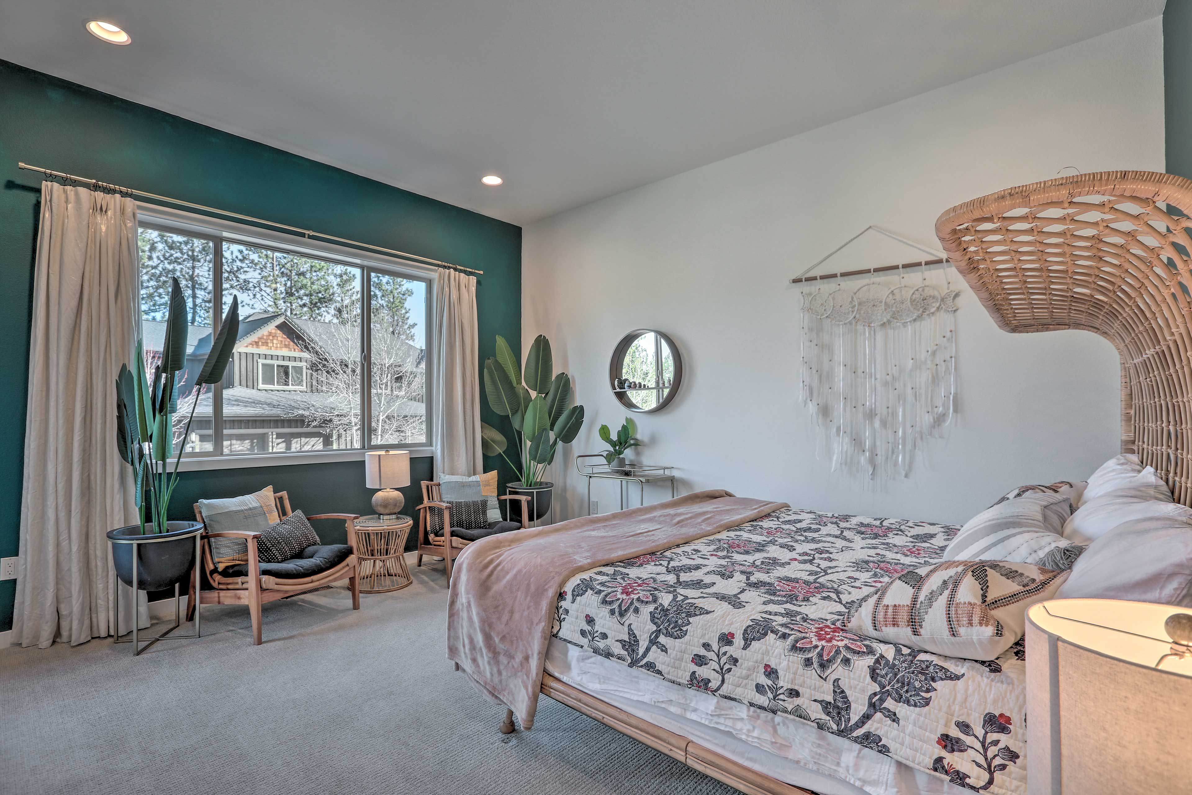 Bedroom 1 | King Bed