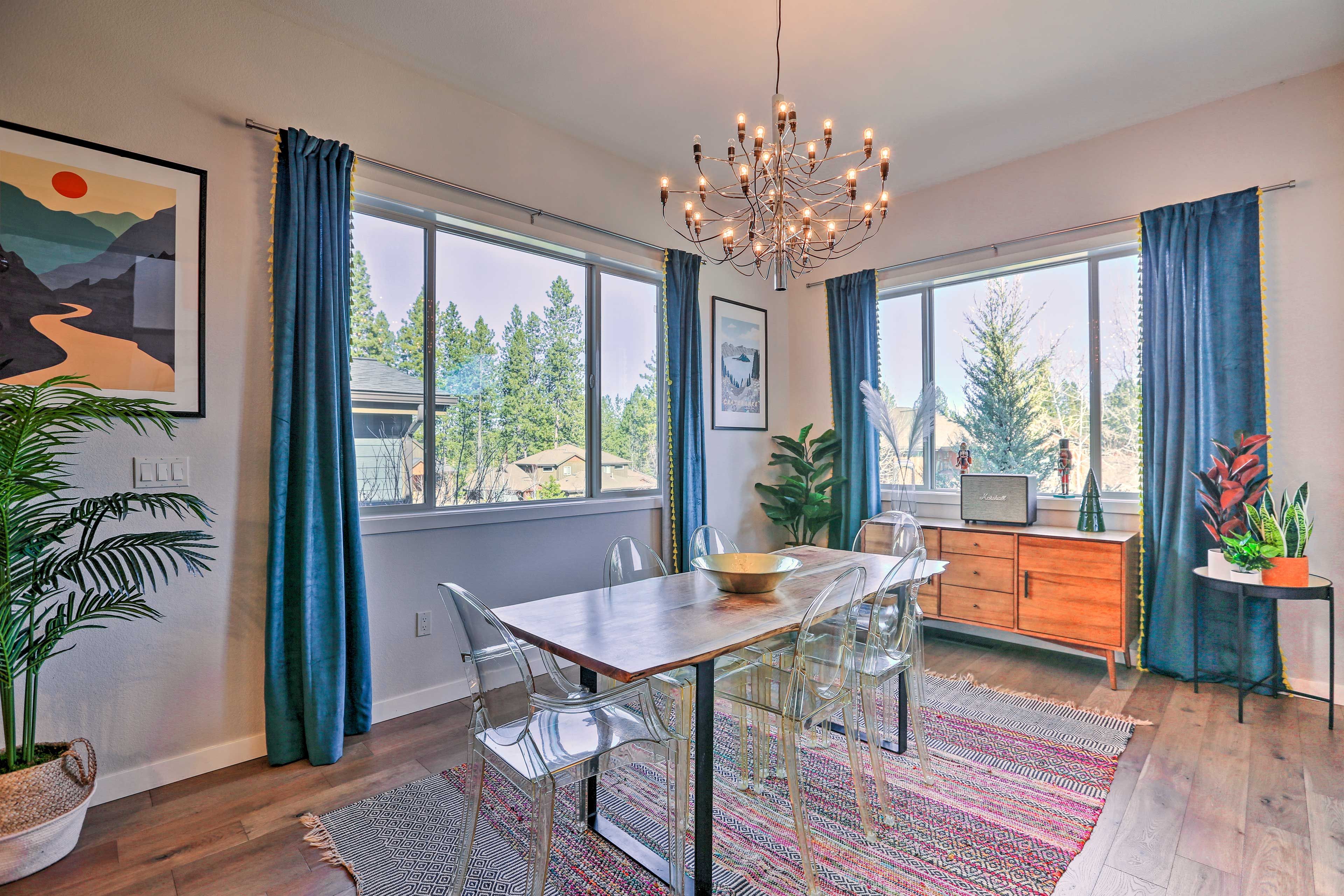 Dining Area | Dishware & Flatware
