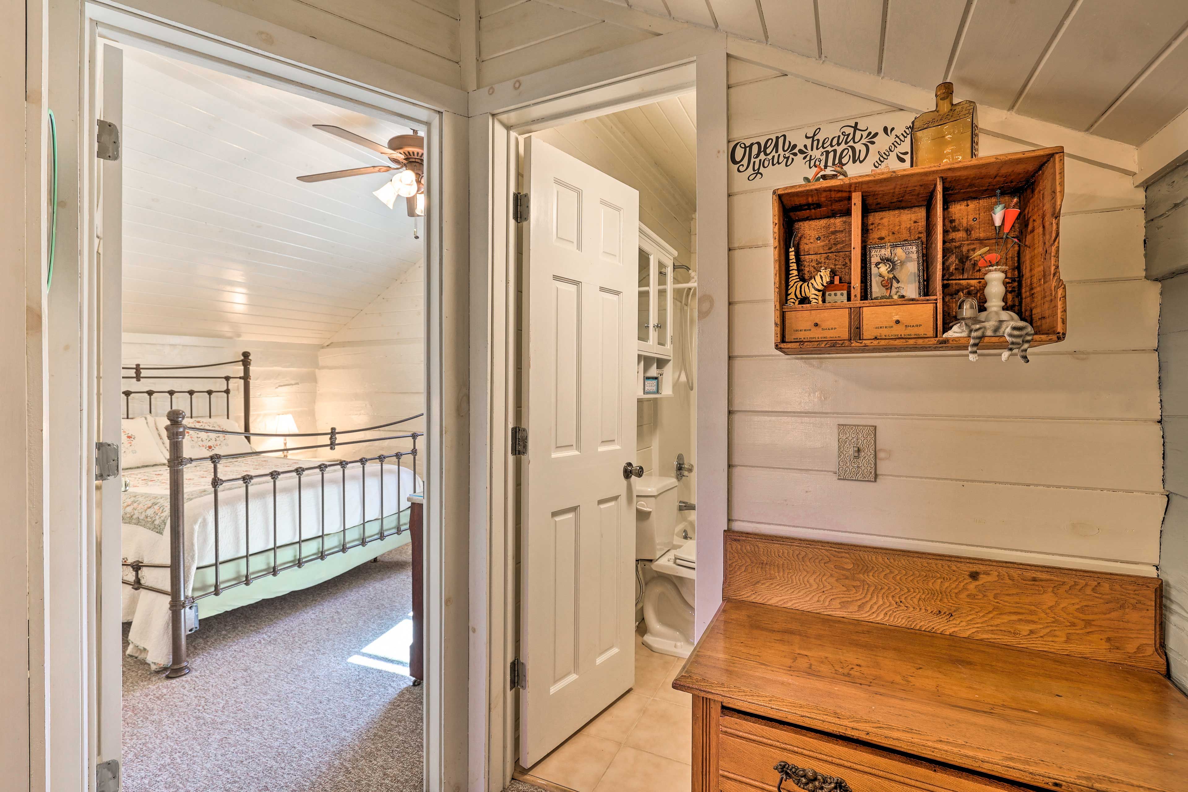 Hallway | Upper Level