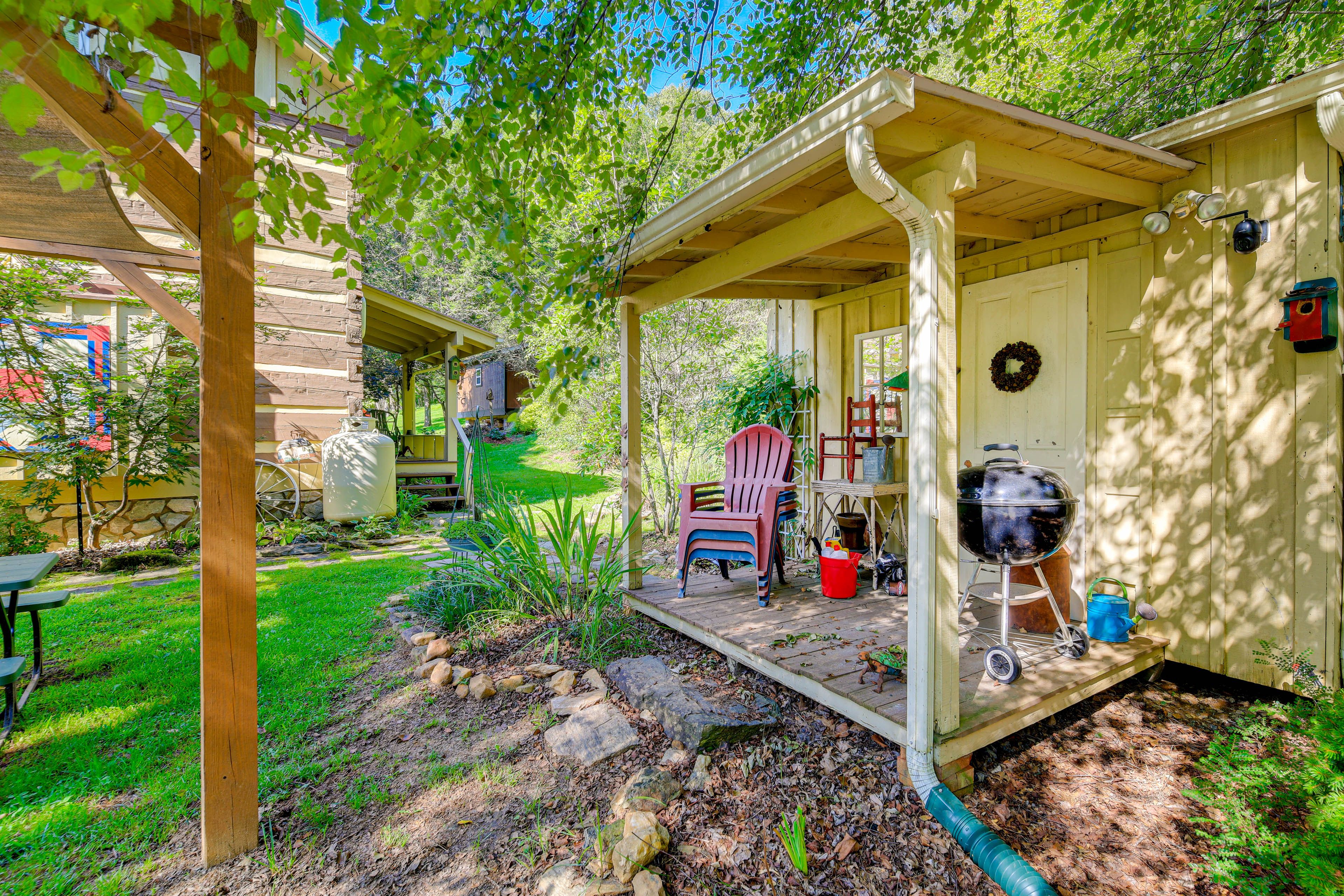 Yard | Charcoal Grill