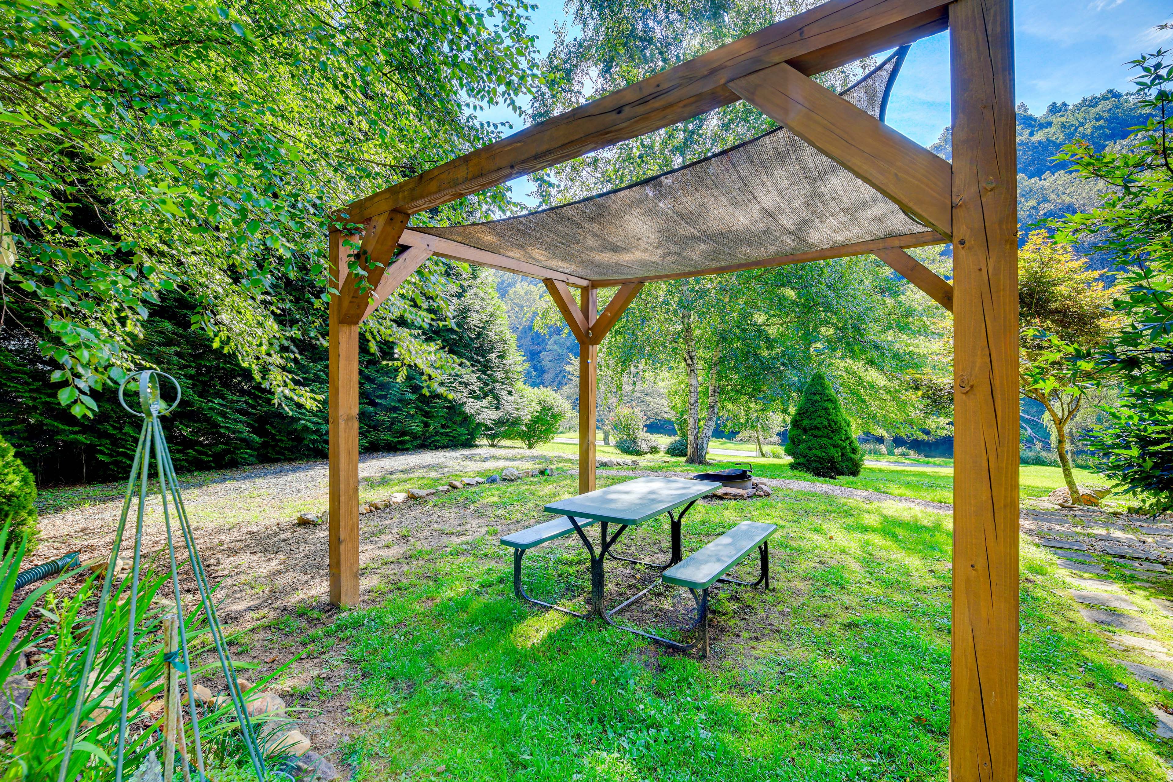 Yard | Covered Picnic Area