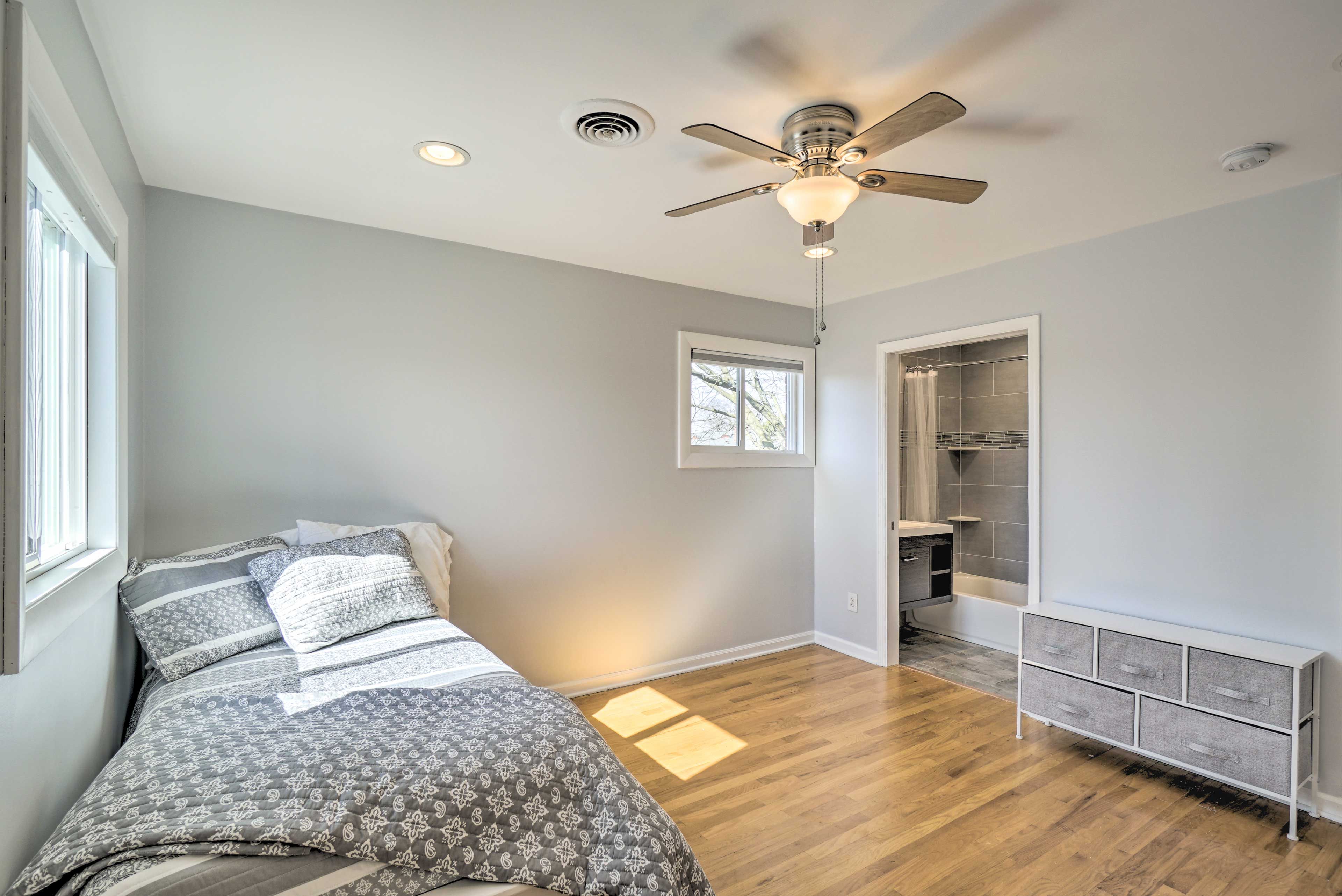 Bedroom 2 | Twin Bed w/ Twin Trundle Bed