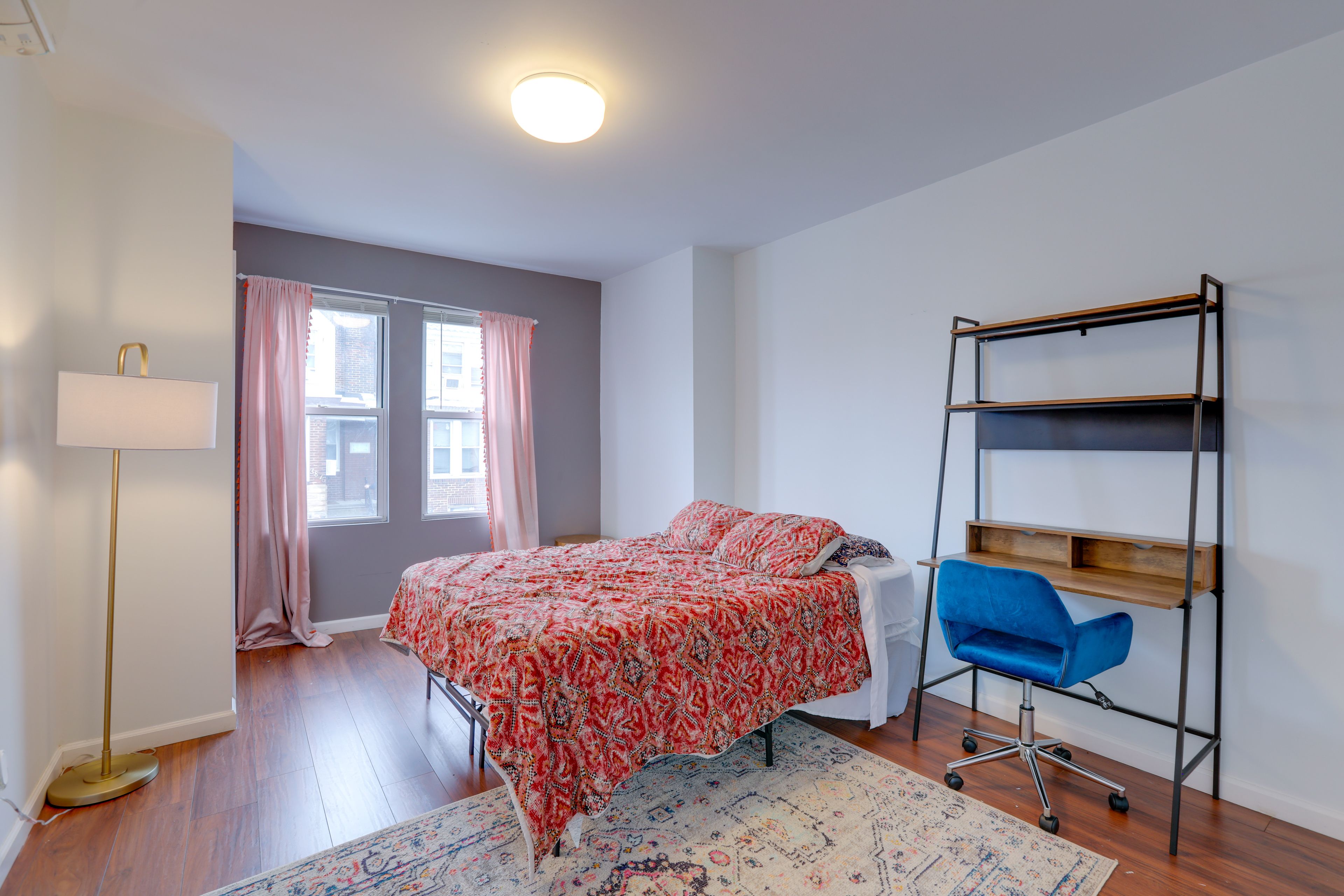 Bedroom 2 | Queen Bed | Workspace | Flat-Screen TV
