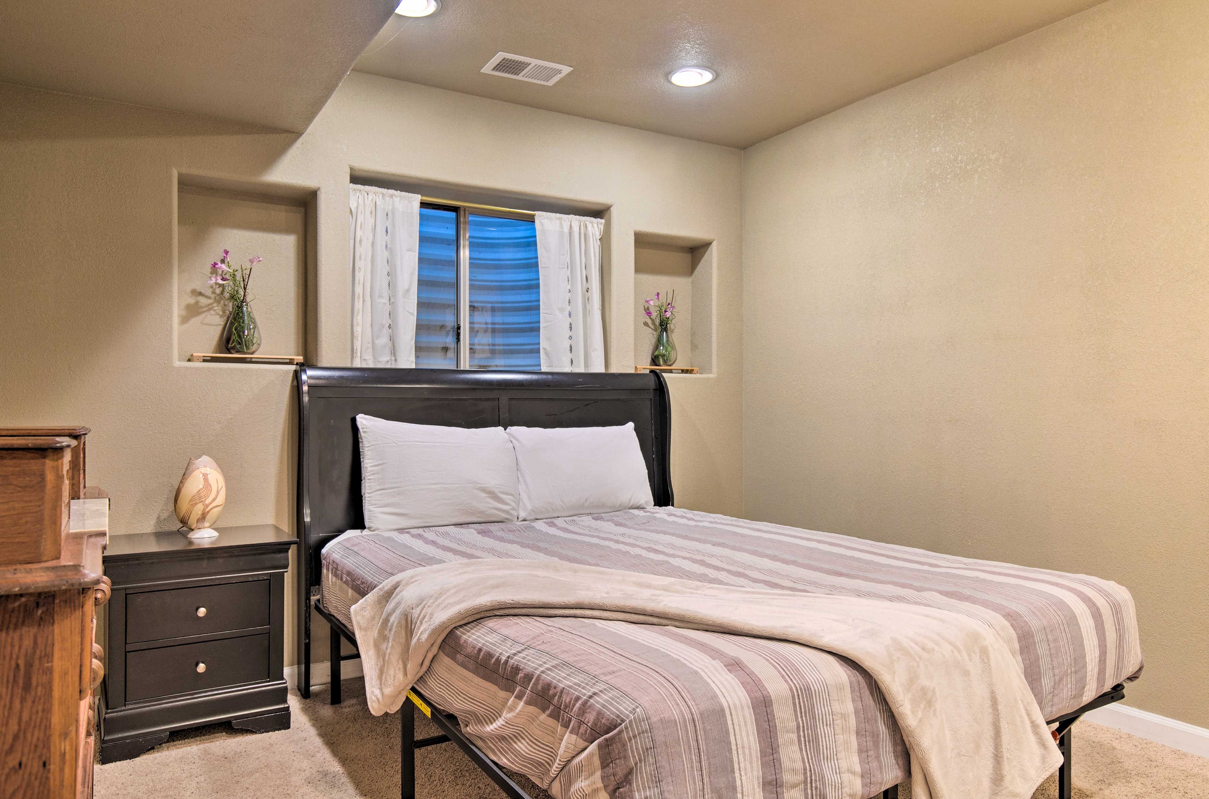 Bedroom 4 | Queen Bed | Basement