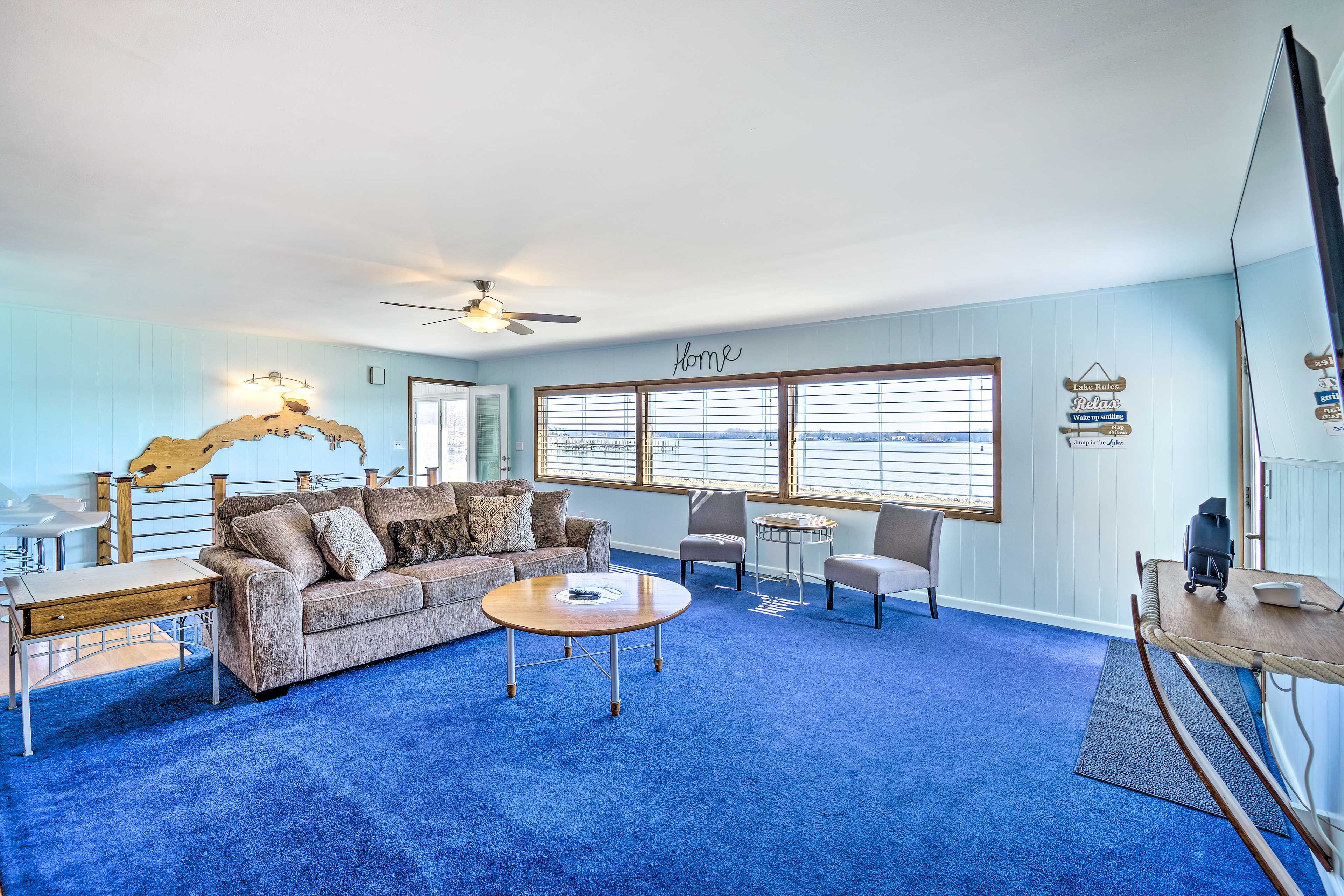 Living Area | Queen Sleeper Sofa