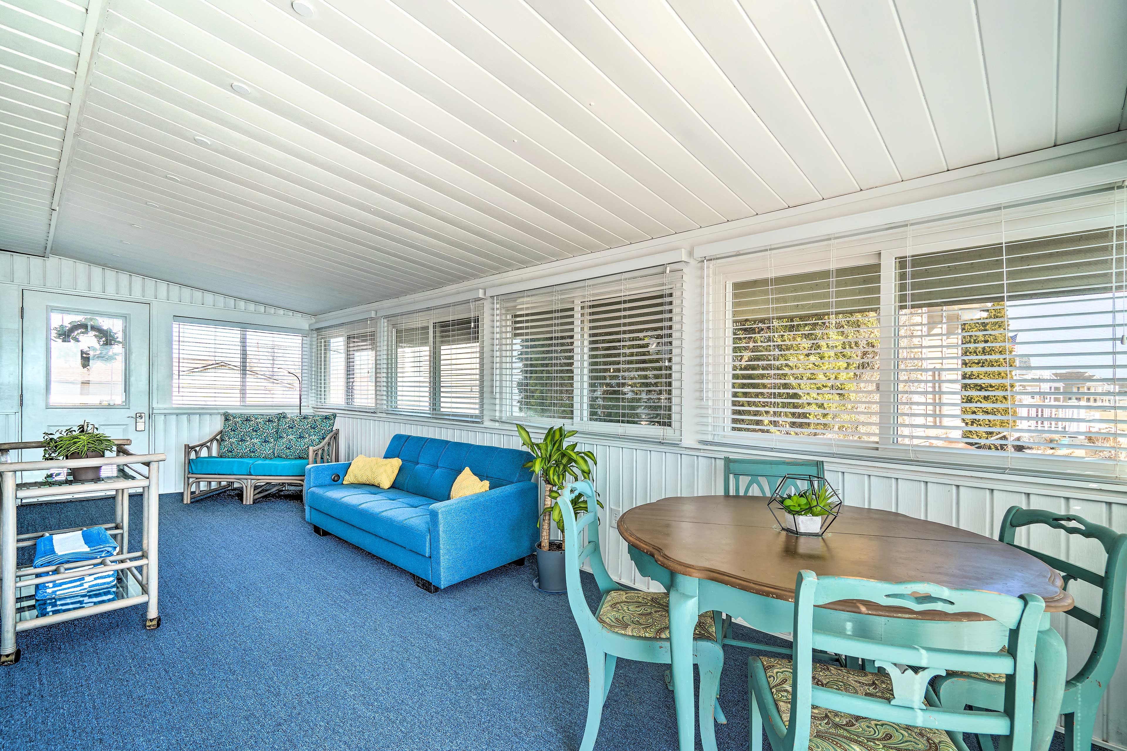 Sunroom | Full Sleeper Sofa | Main Level