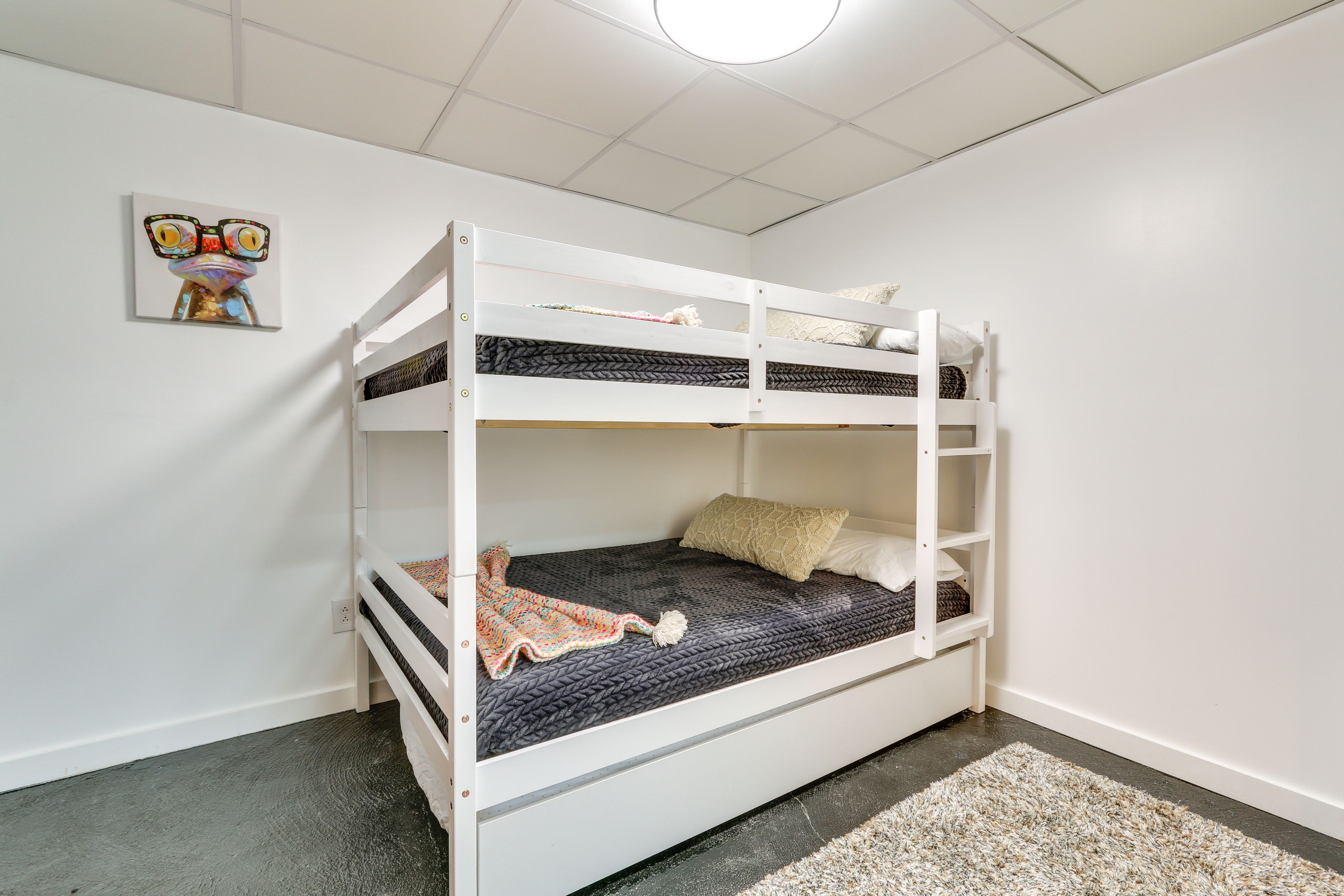Bedroom 2 | Full Bunk Bed | Work Area