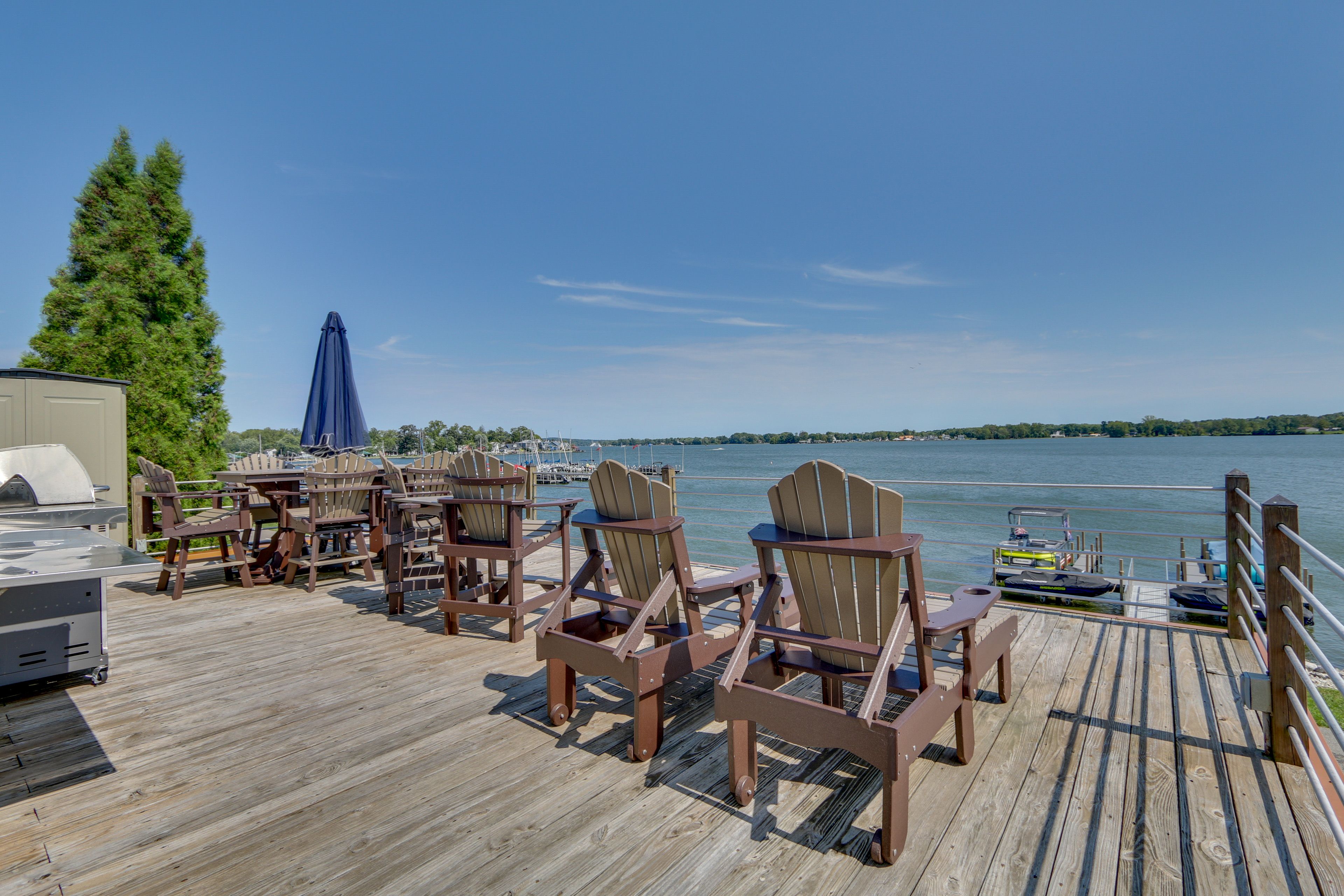 Buckeye Lake Vacation Rental | 3BR | 3BA | 2,600 Sq Ft | Stairs Required