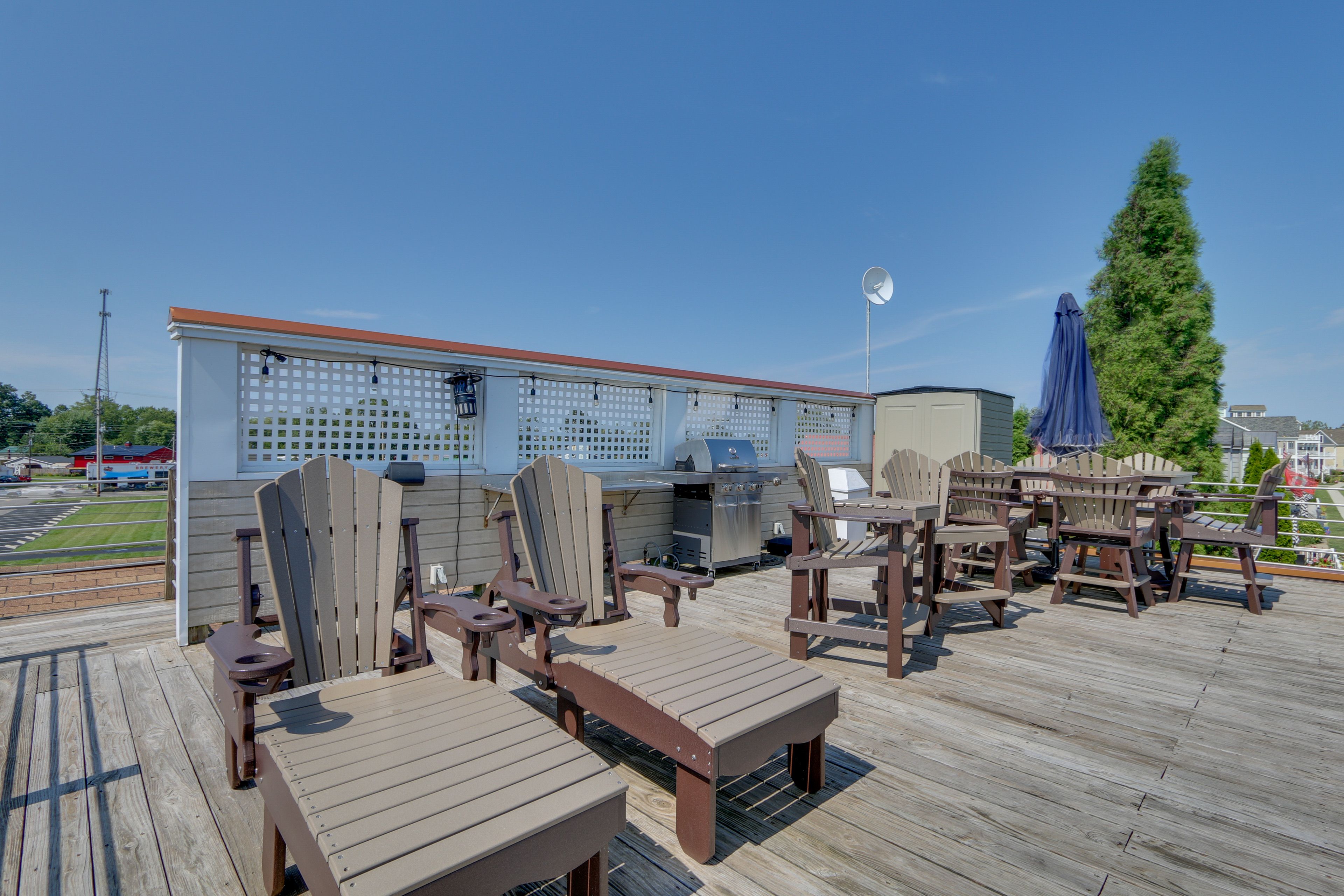 Private Rooftop Deck | Outdoor Dining | Gas Grill