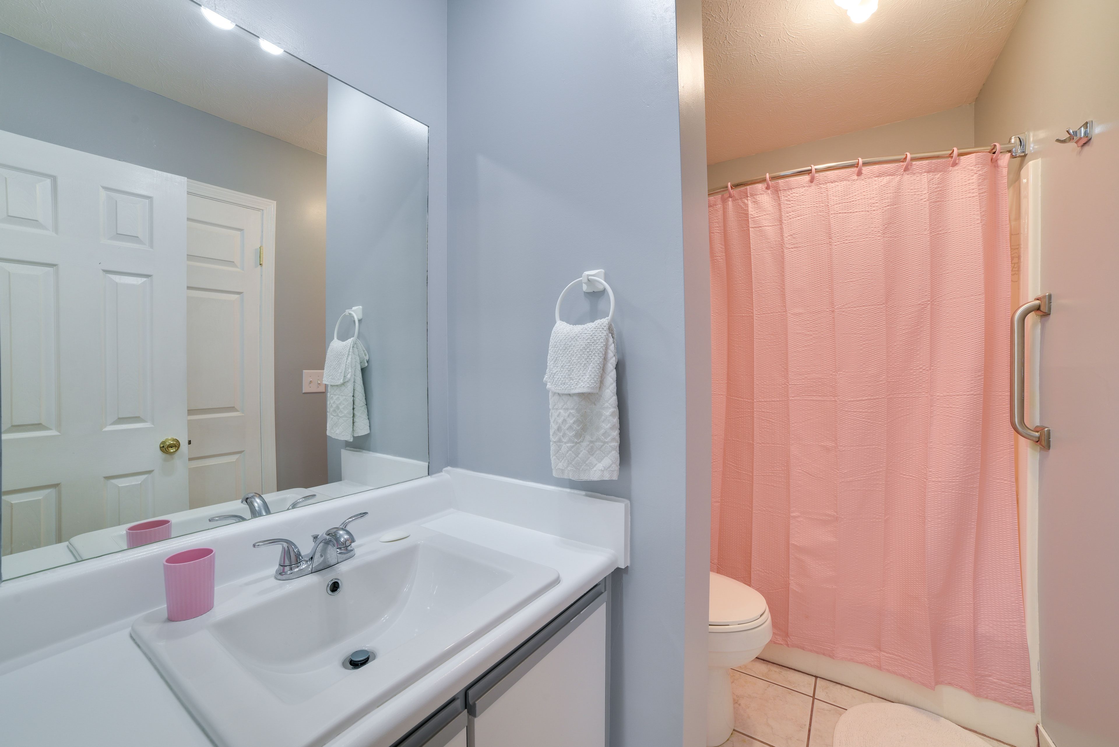 Bathroom | 2nd Floor | Complimentary Toiletries