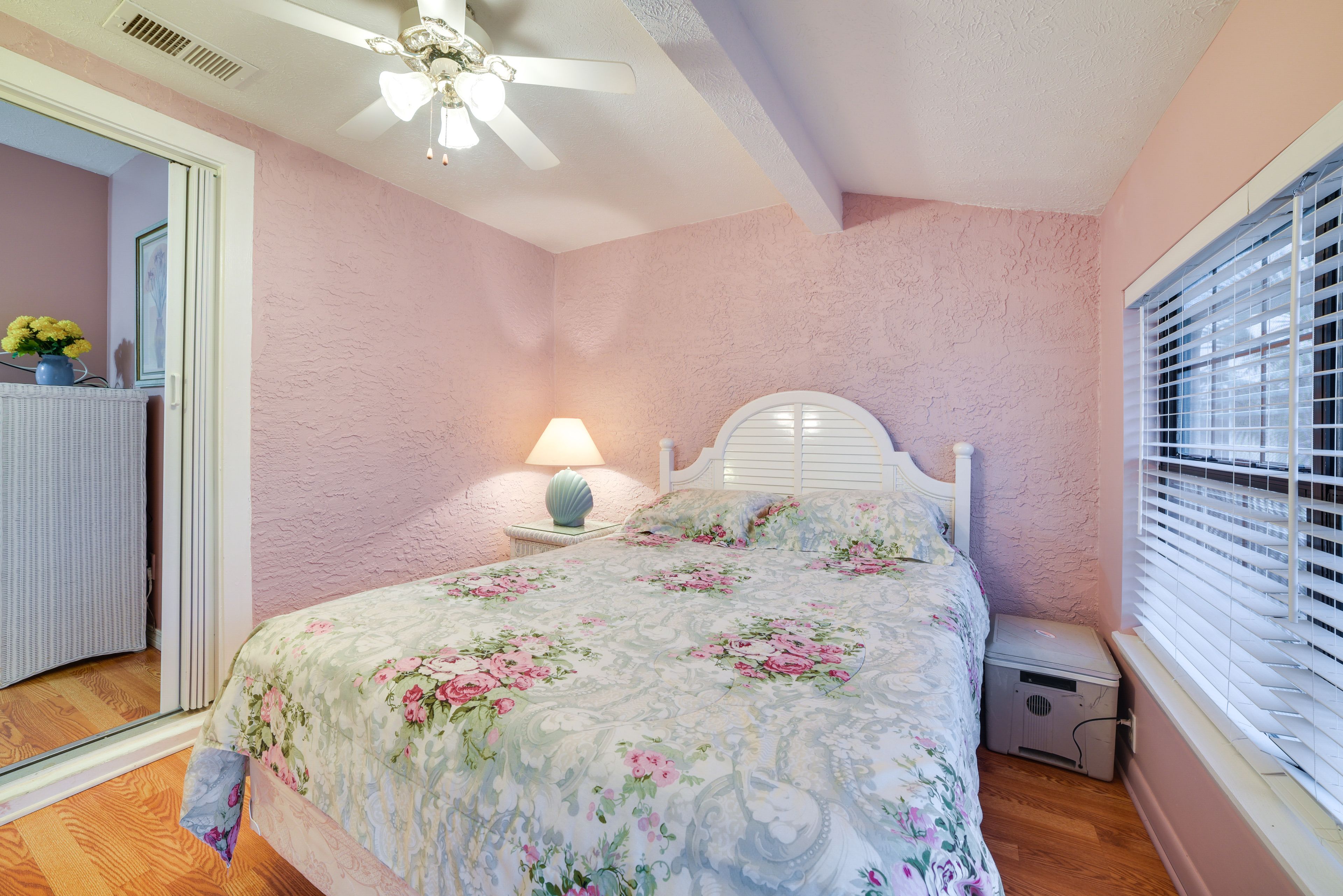 Bedroom 2 (Access Via Bedroom 1) | 2nd Floor | Queen Bed