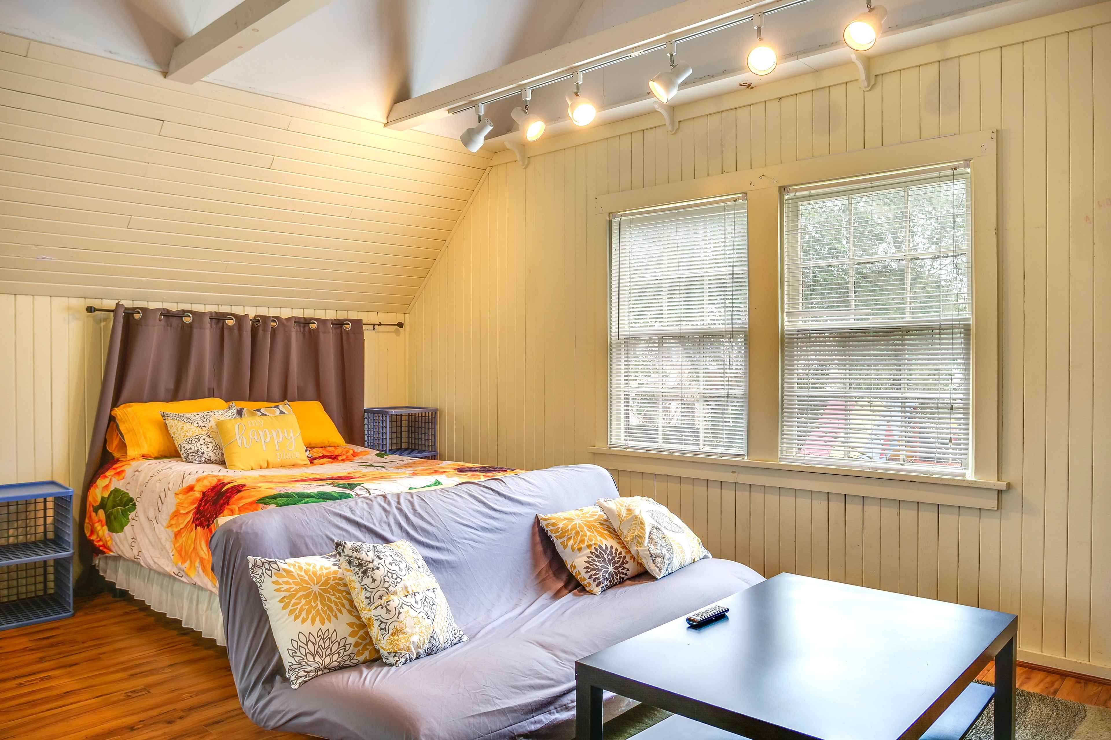 Houston Vacation Rental | Studio | 1BA | Staircase to Access | 550 Sq Ft