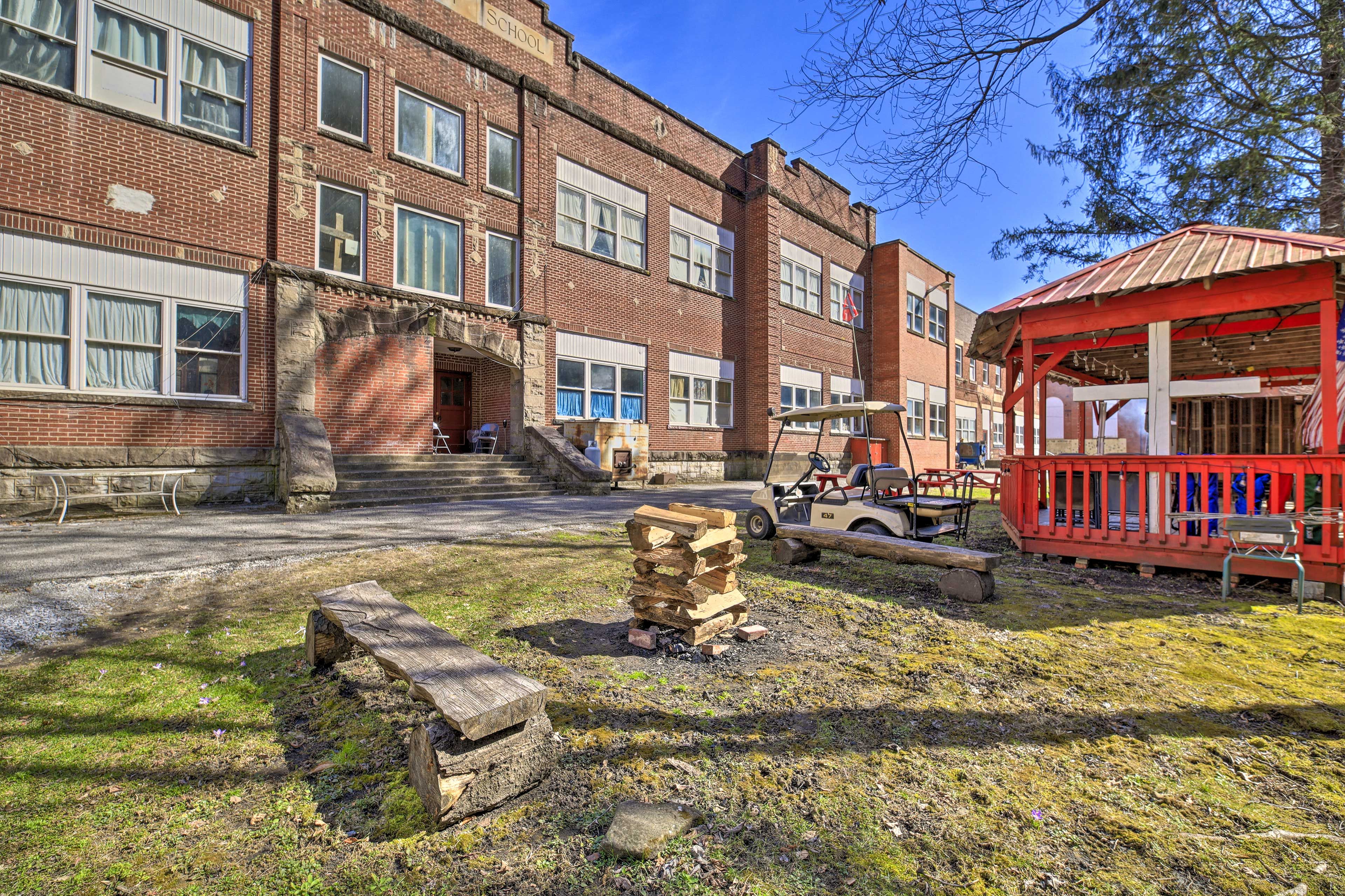 Exterior | Community Dining Areas