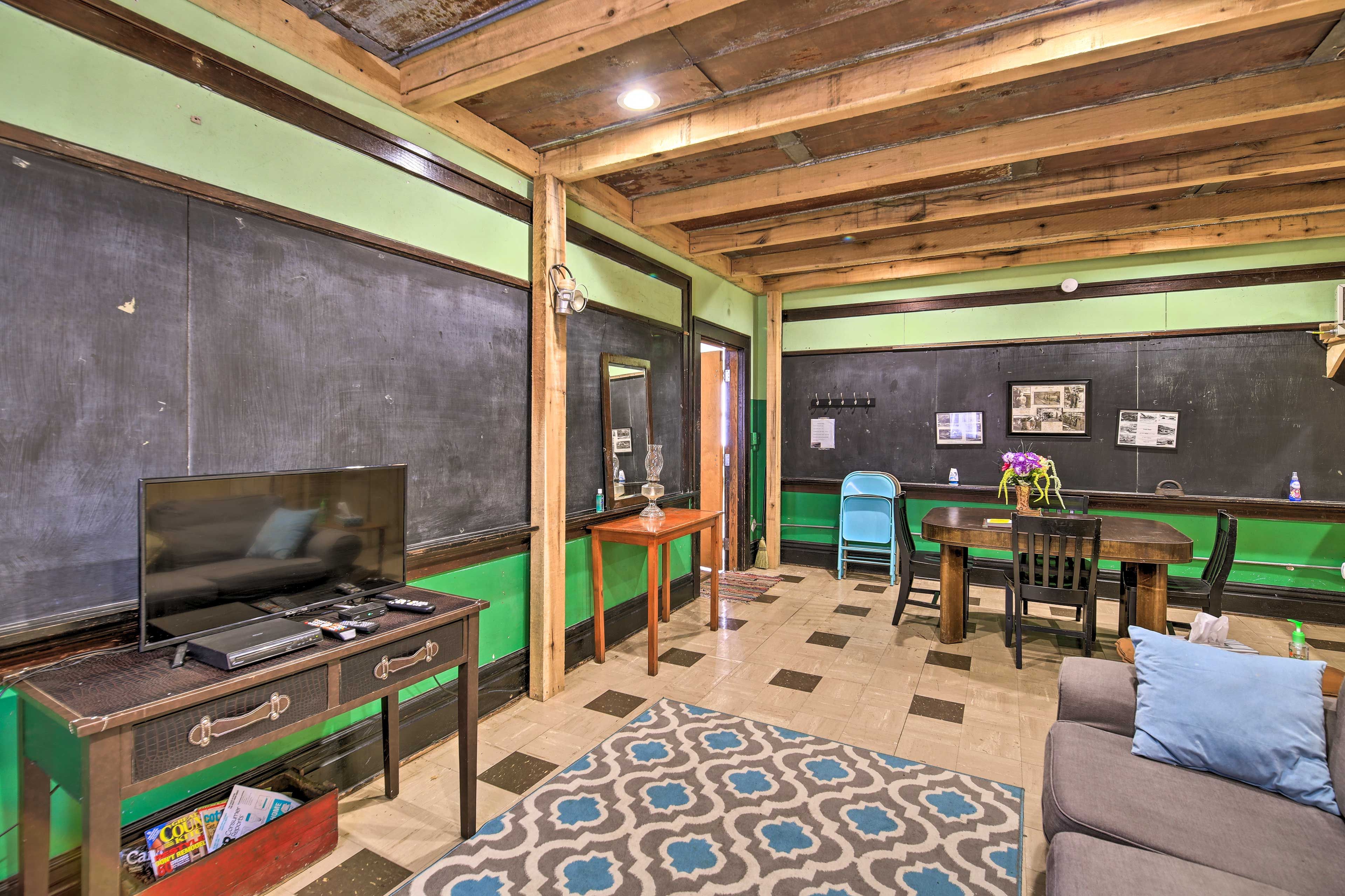 Living Room | Dining Area