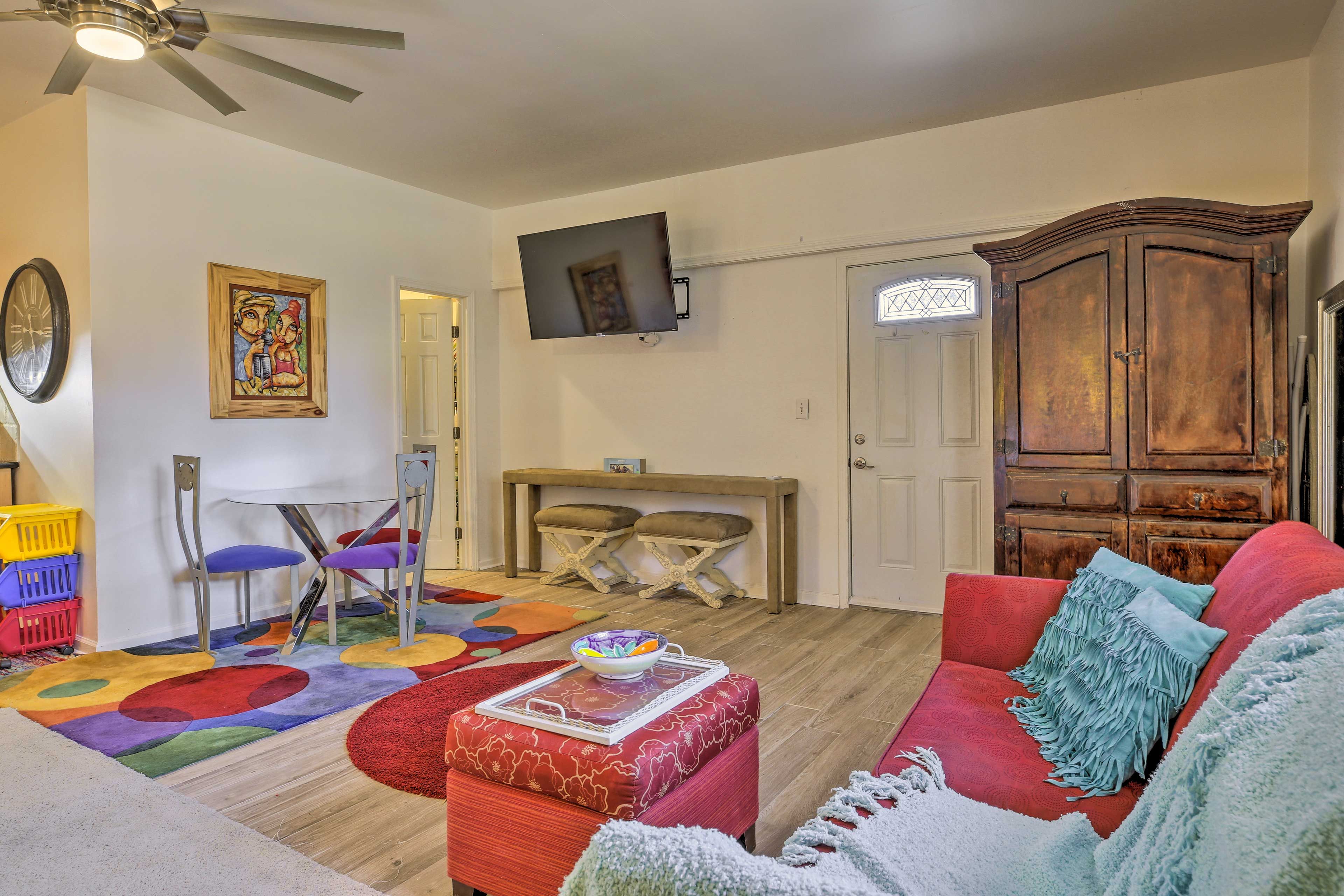 Living Area | Free WiFi