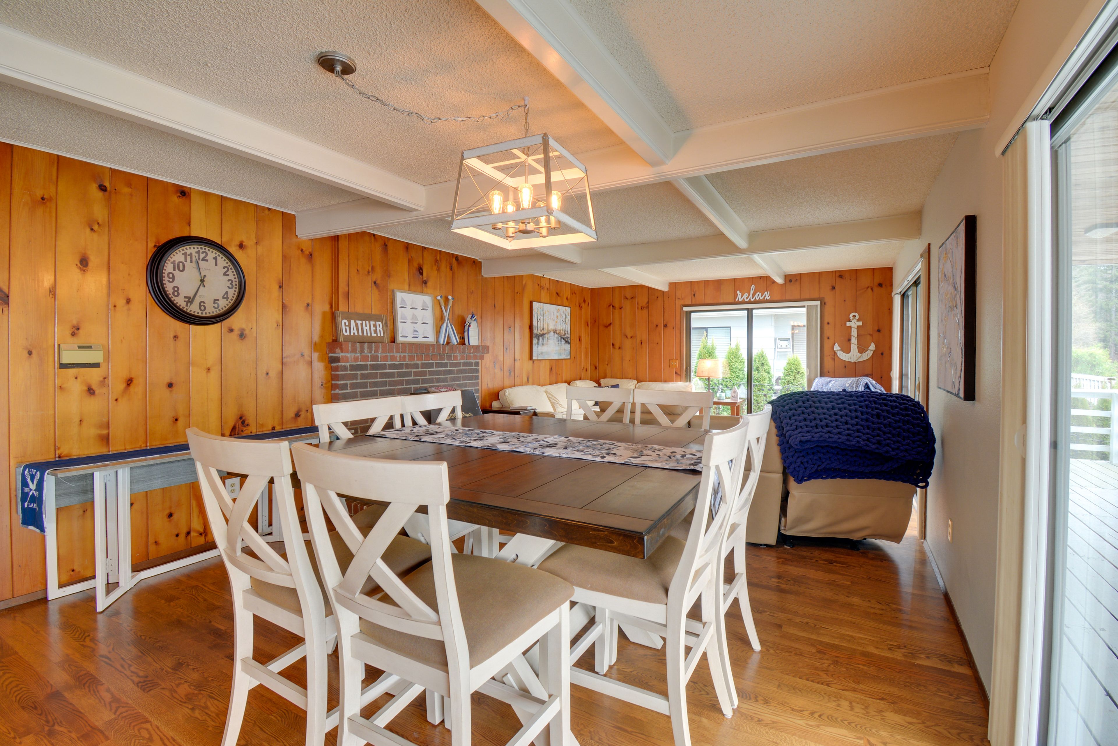 Dining Area | Dishware & Flatware Provided