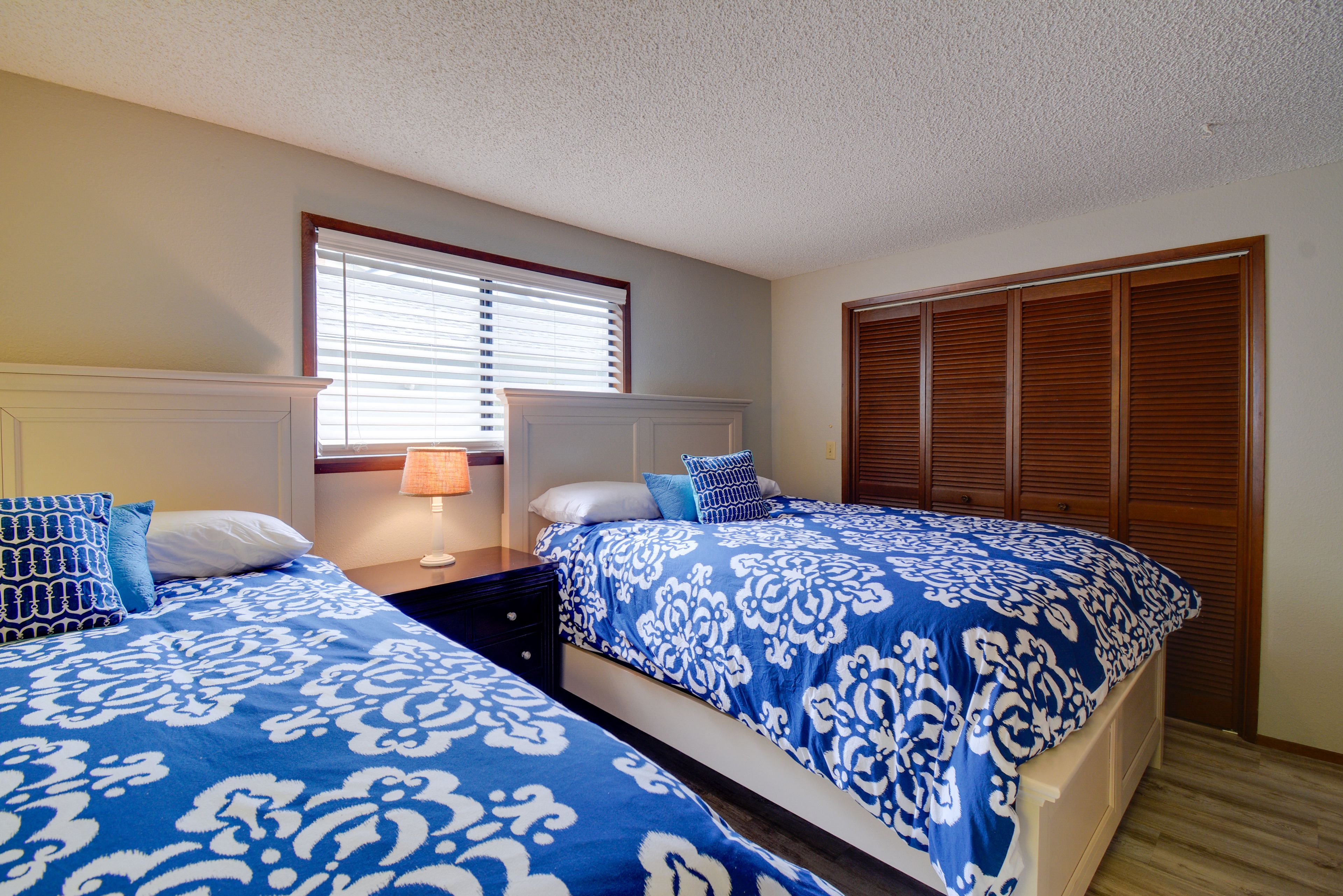 Bedroom 5 | 2 Queen Beds