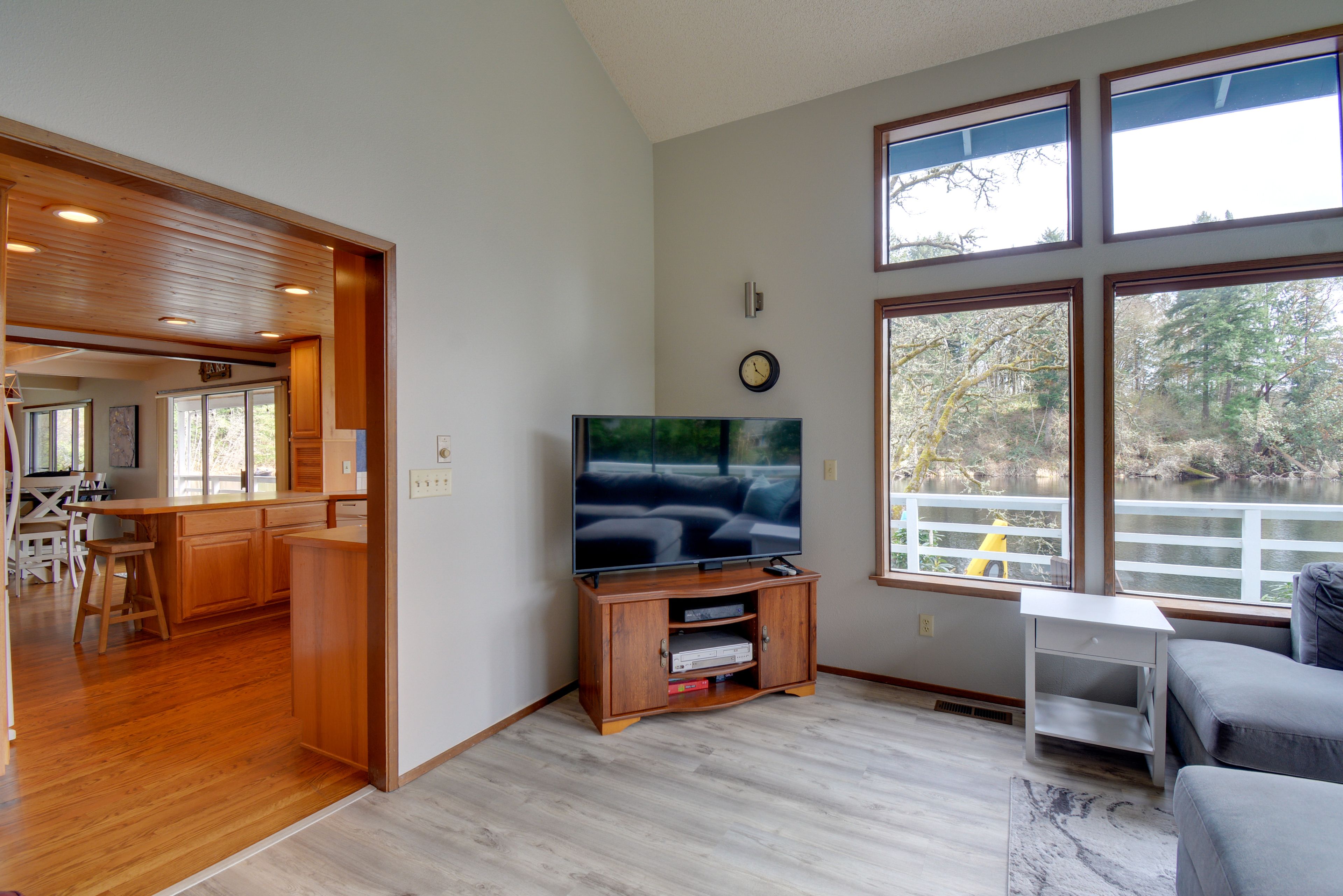 Living Room | DVD Player | VCR