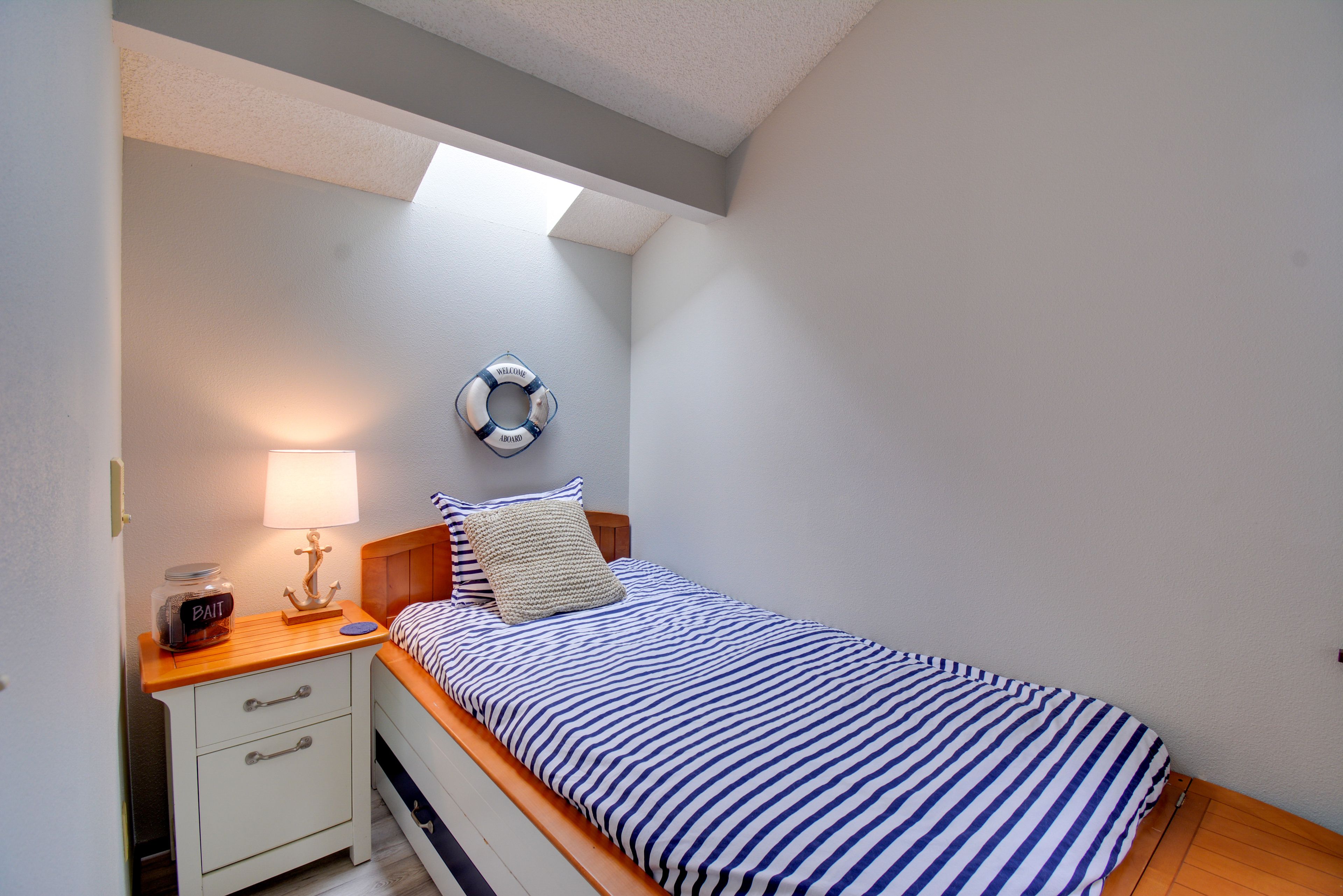 Additional Sleeping | Twin Bed