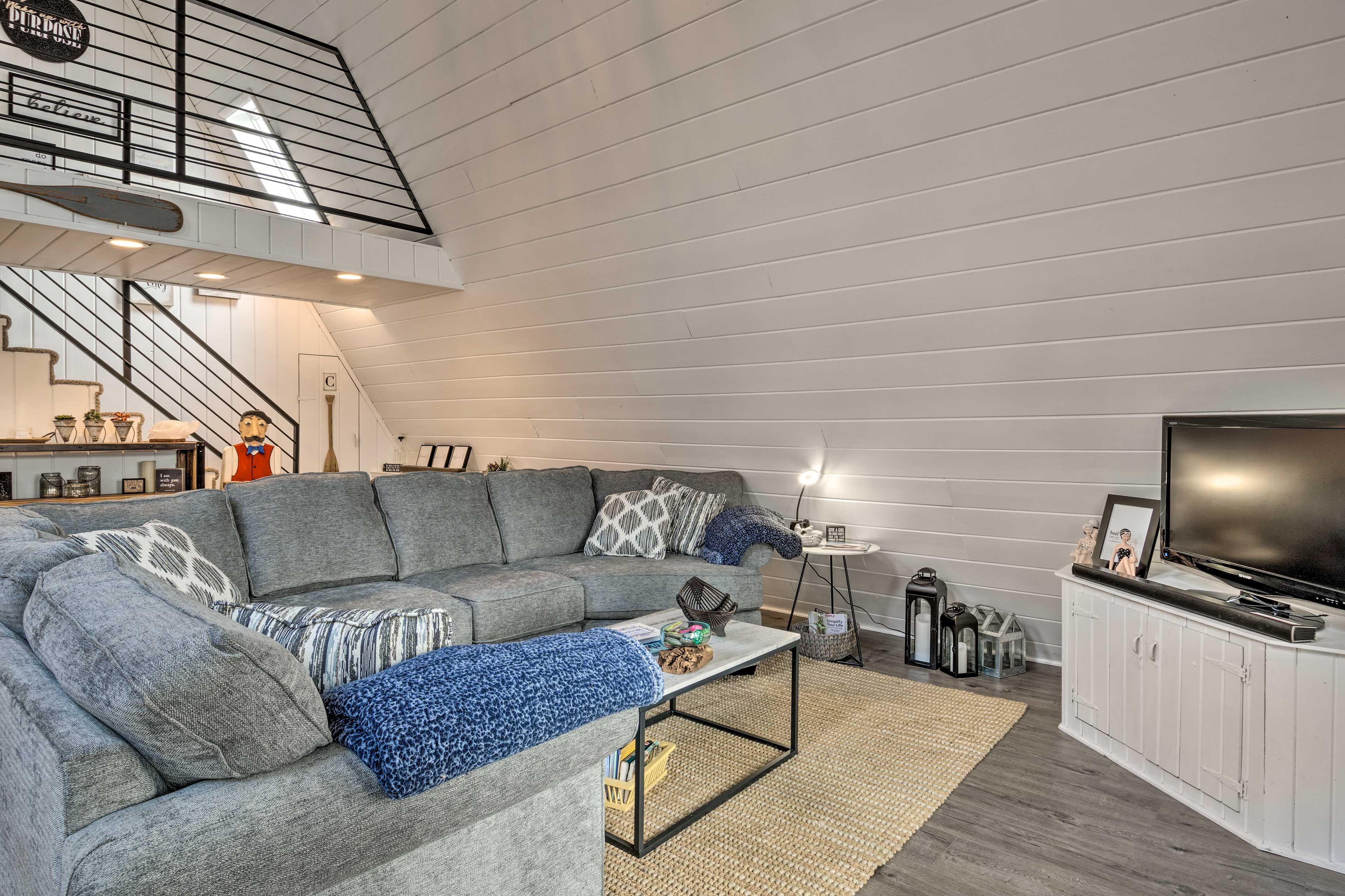 Living Room | 1st Floor | Free WiFi