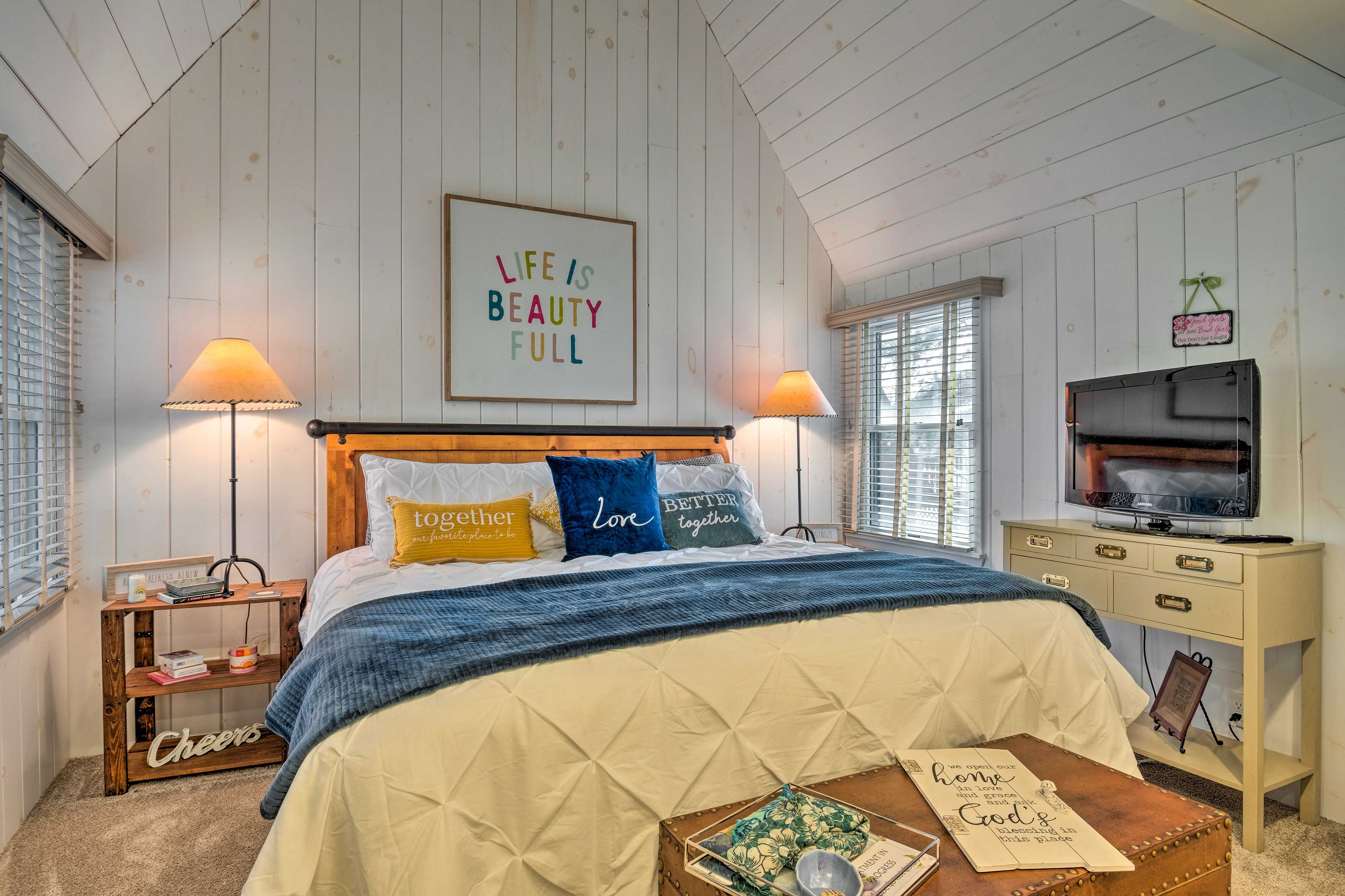 Bedroom 1 | 1st Floor | King Bed