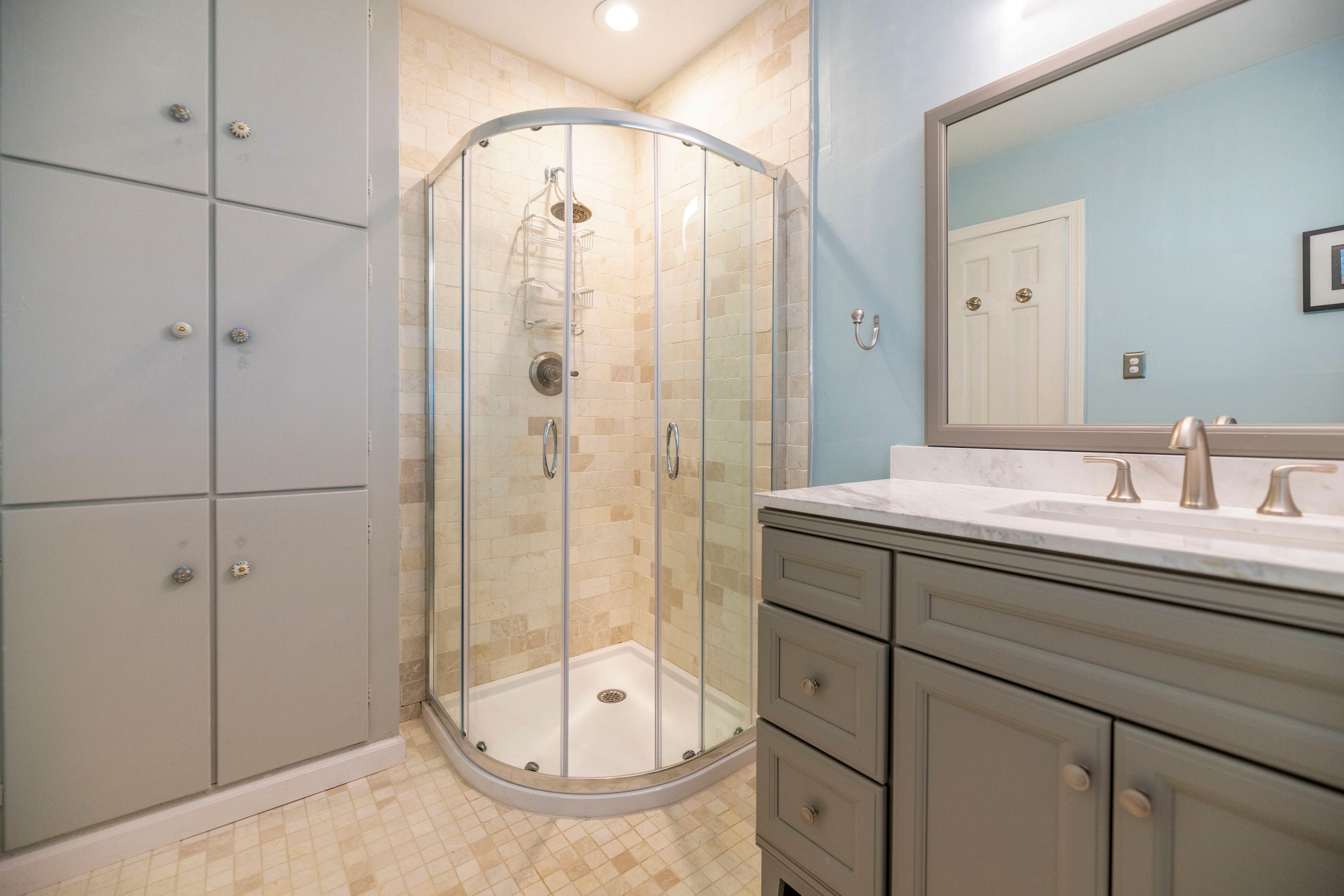 Full Bathroom | Complimentary Toiletries