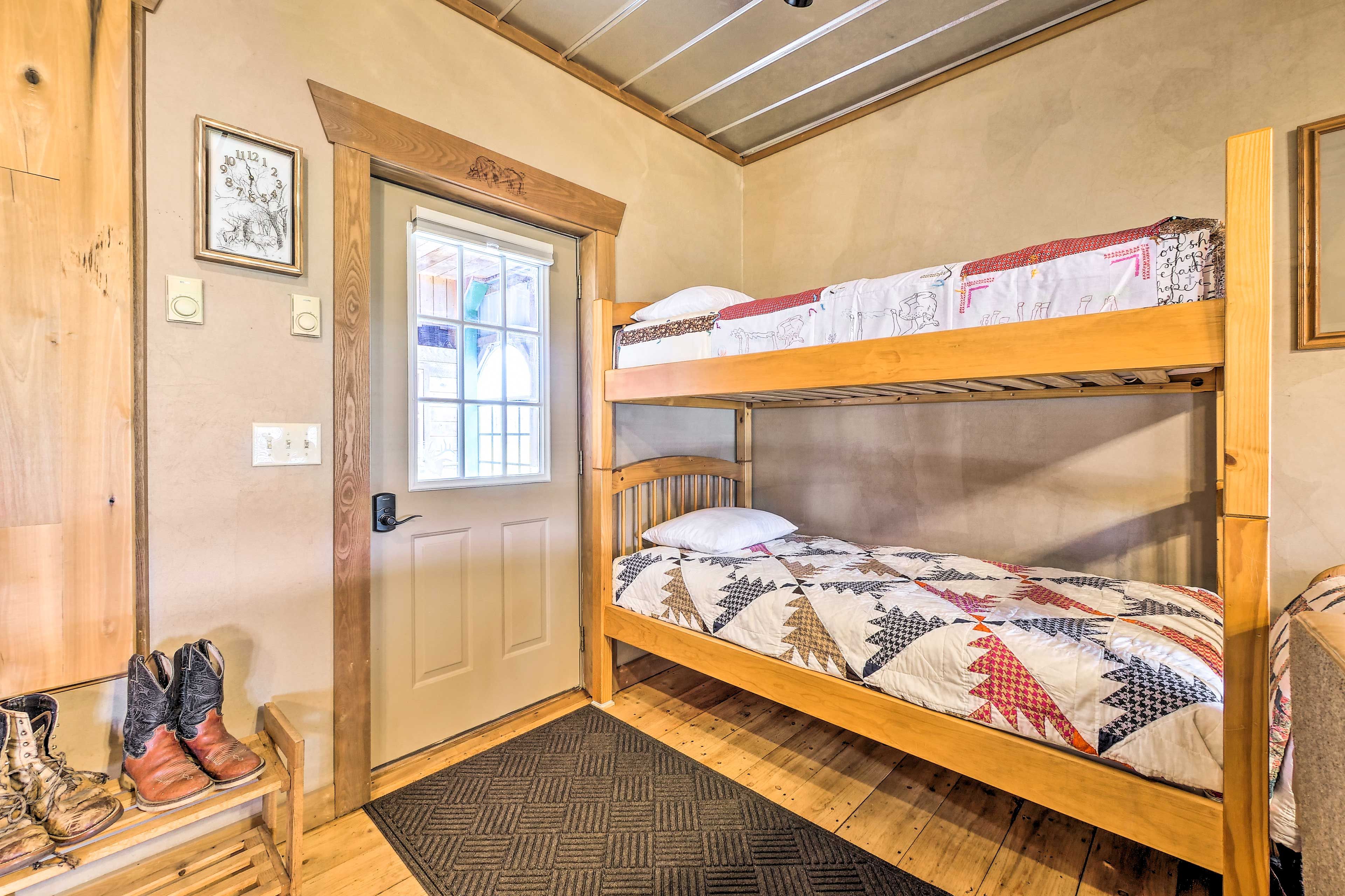 Studio | Twin Bunk Bed