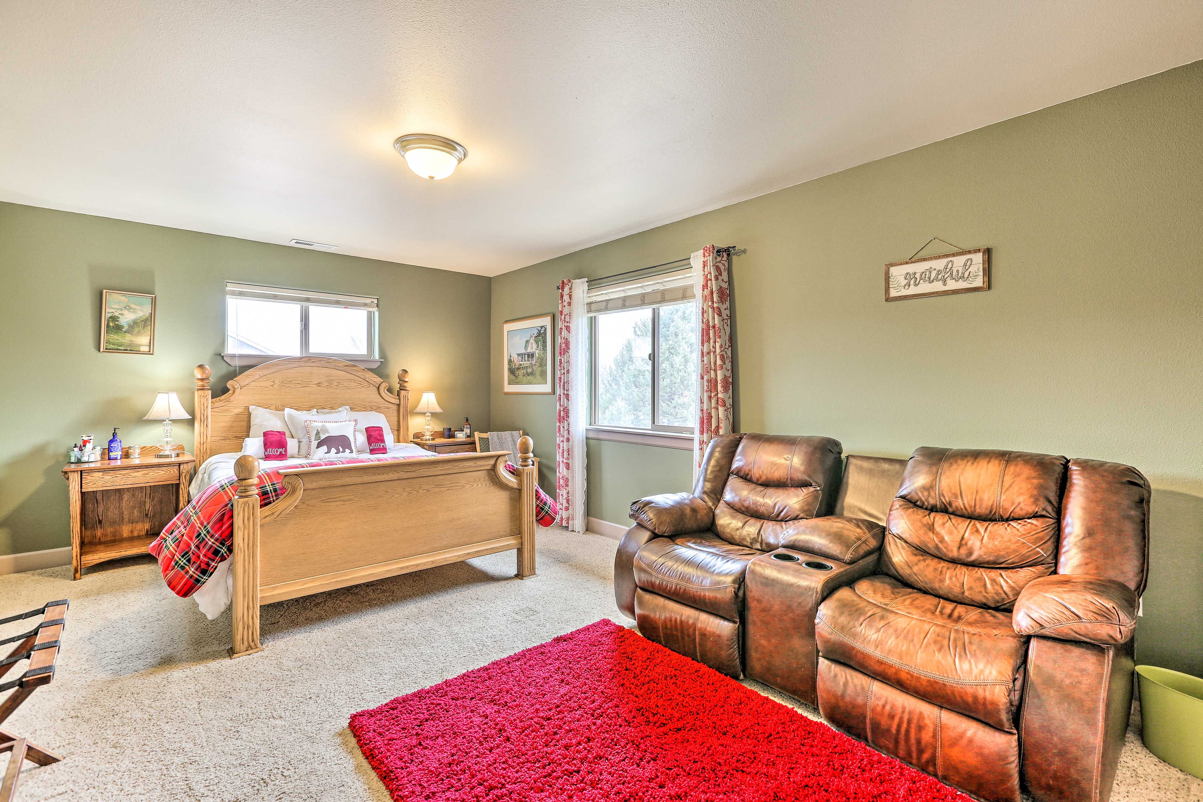 Bedroom 2 | 2nd Floor | Queen Bed