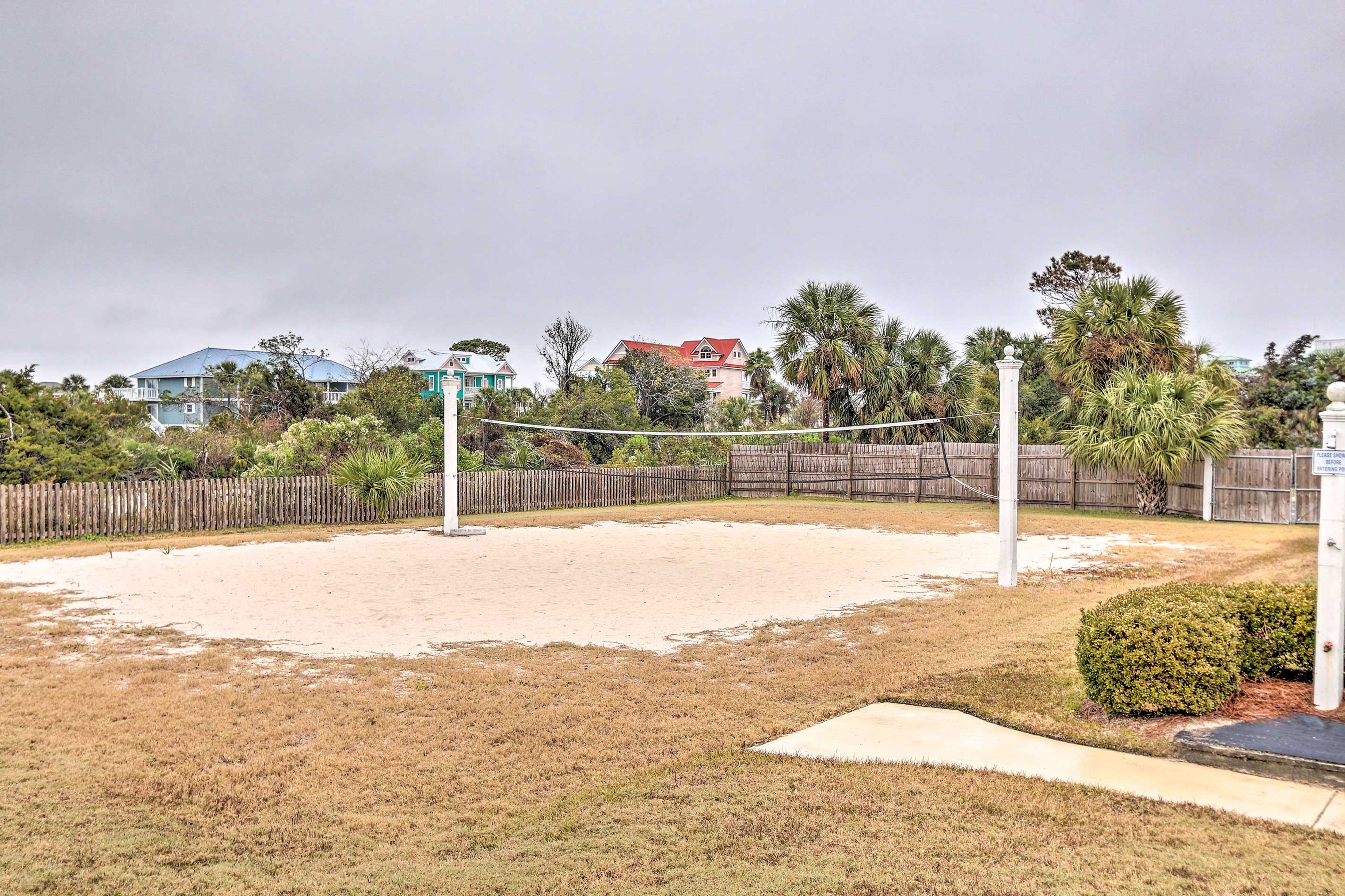 Cedar Reef Villas | Community Amenities | Sand Volleyball