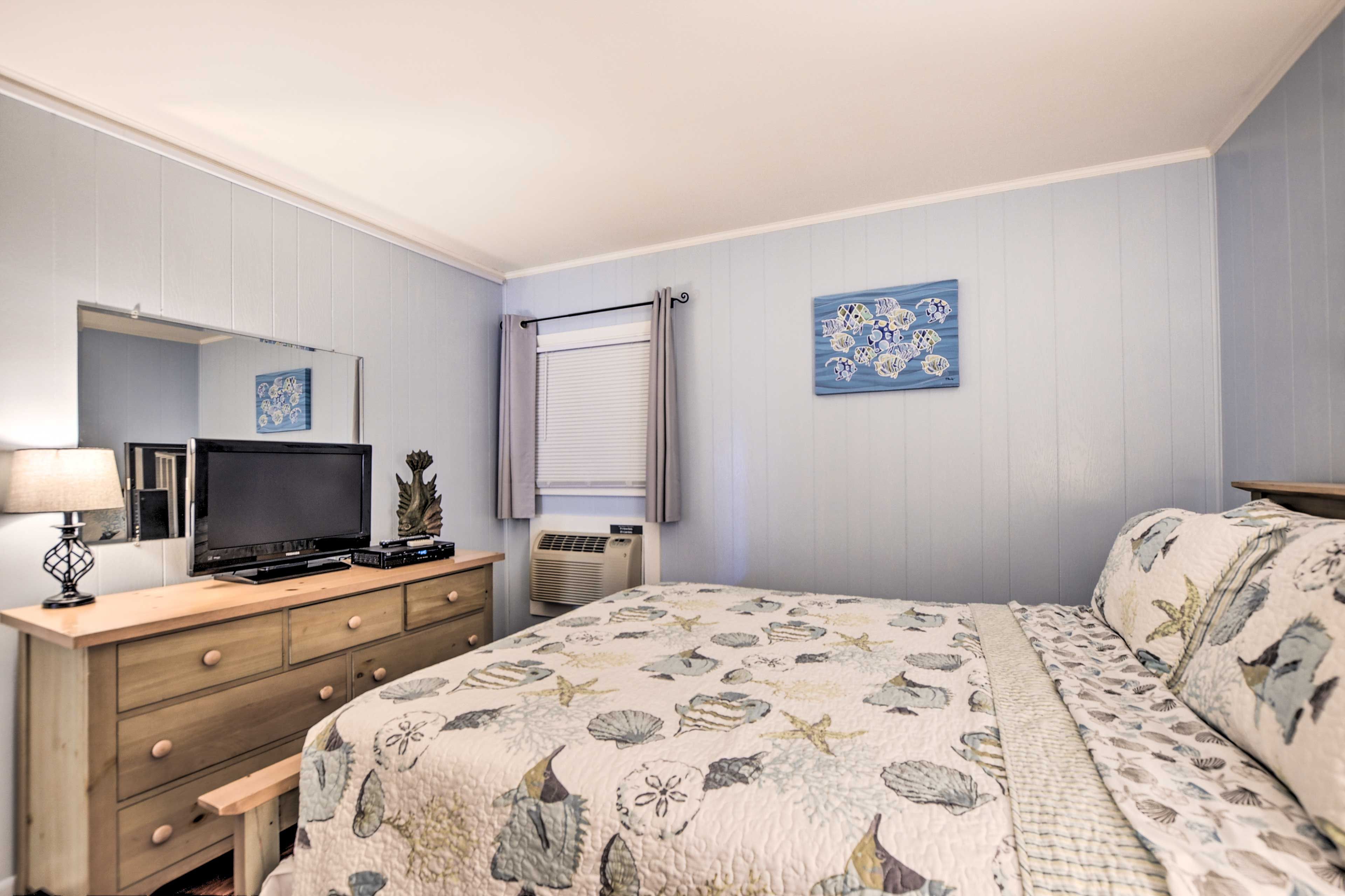 Bedroom 2 | Cable TV w/ Showtime