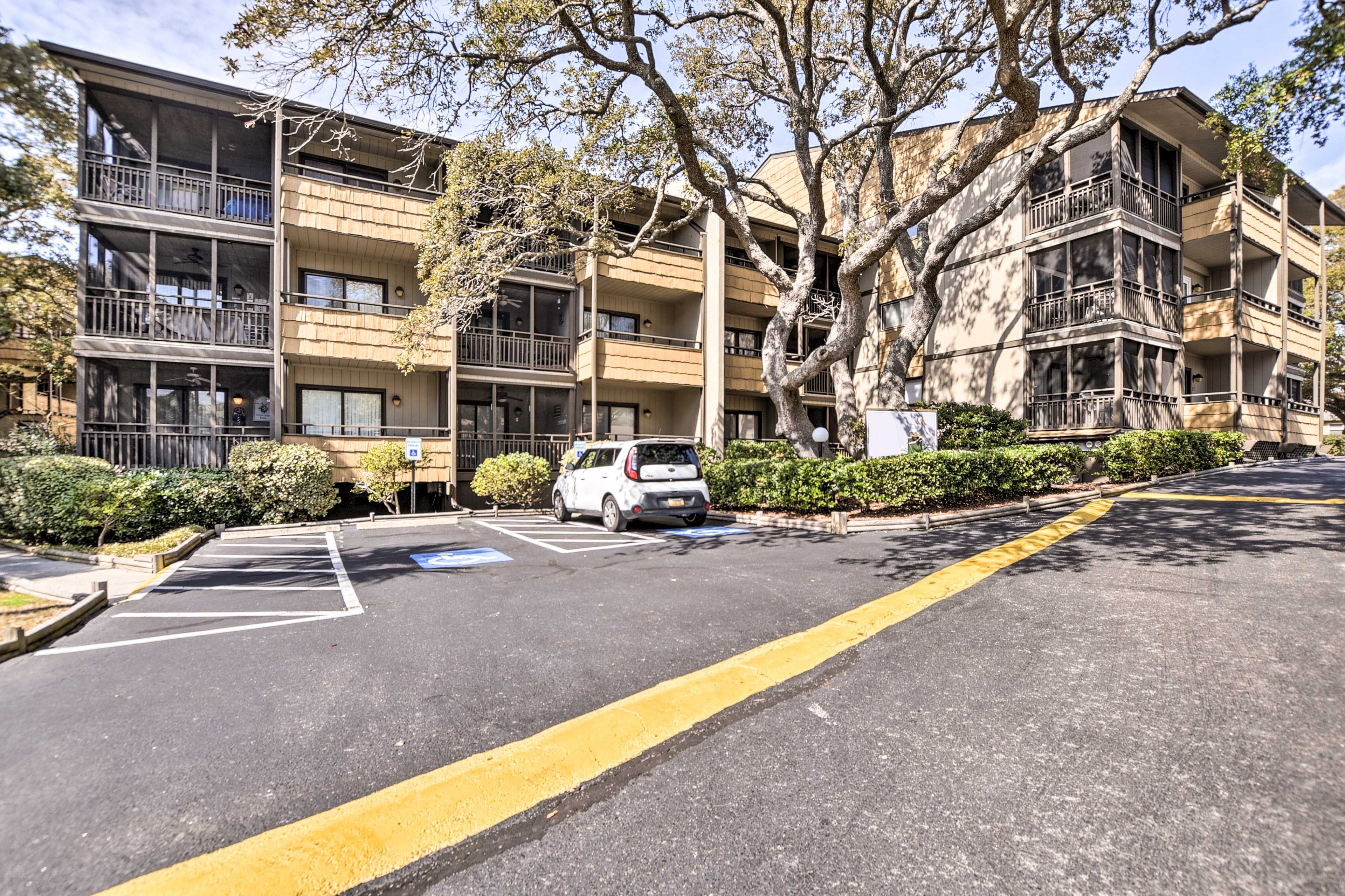 Parking | Community Lot (2 Vehicles) | 2 Parking Passes Provided