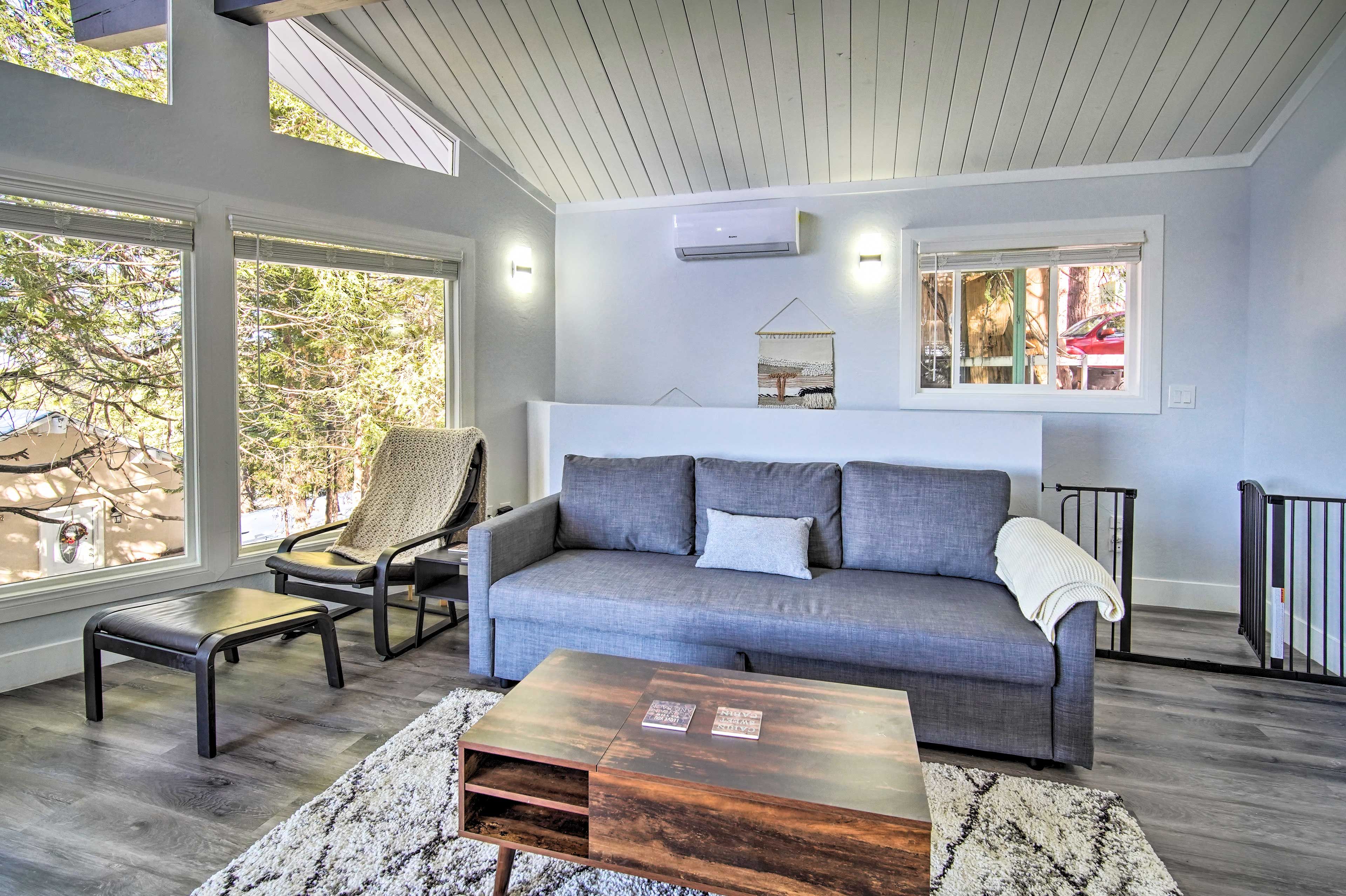 Main Living Space | Smart TV